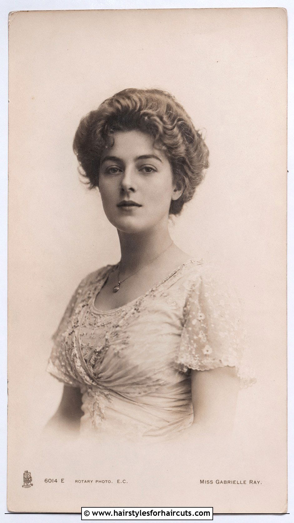 1880s Pouf Bob - 25 1800s hairstyles for short hair - 25 1800s hairstyles for short hair