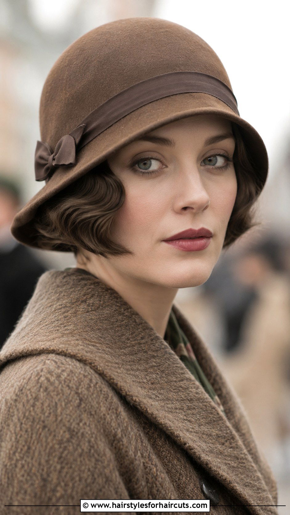 1920S Cloche Hat Hairstyle - 25 great gatsby hairstyles - 25 great gatsby hairstyles