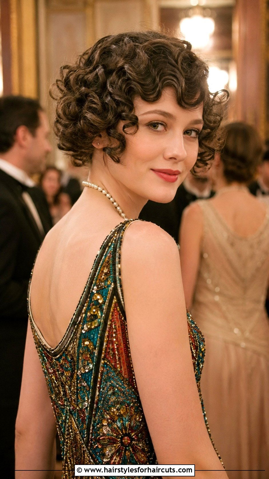1920s Curly Flapper Bob - 25 1920s hairstyles - 25 1920's hairstyles