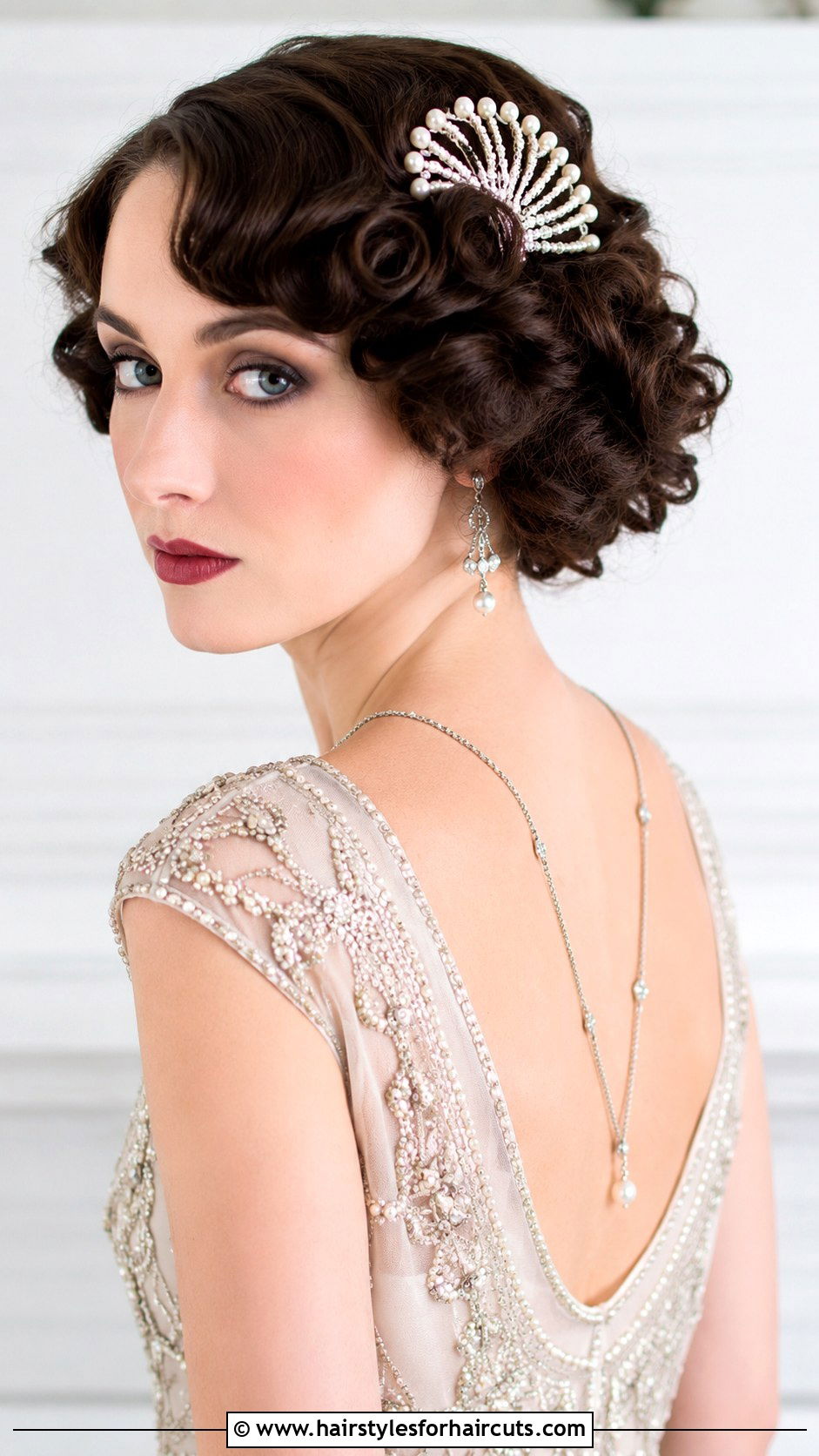 1920s Curly Updo With Accessories - 25 1920s hairstyles for curly hair - 25 1920s hairstyles for curly hair