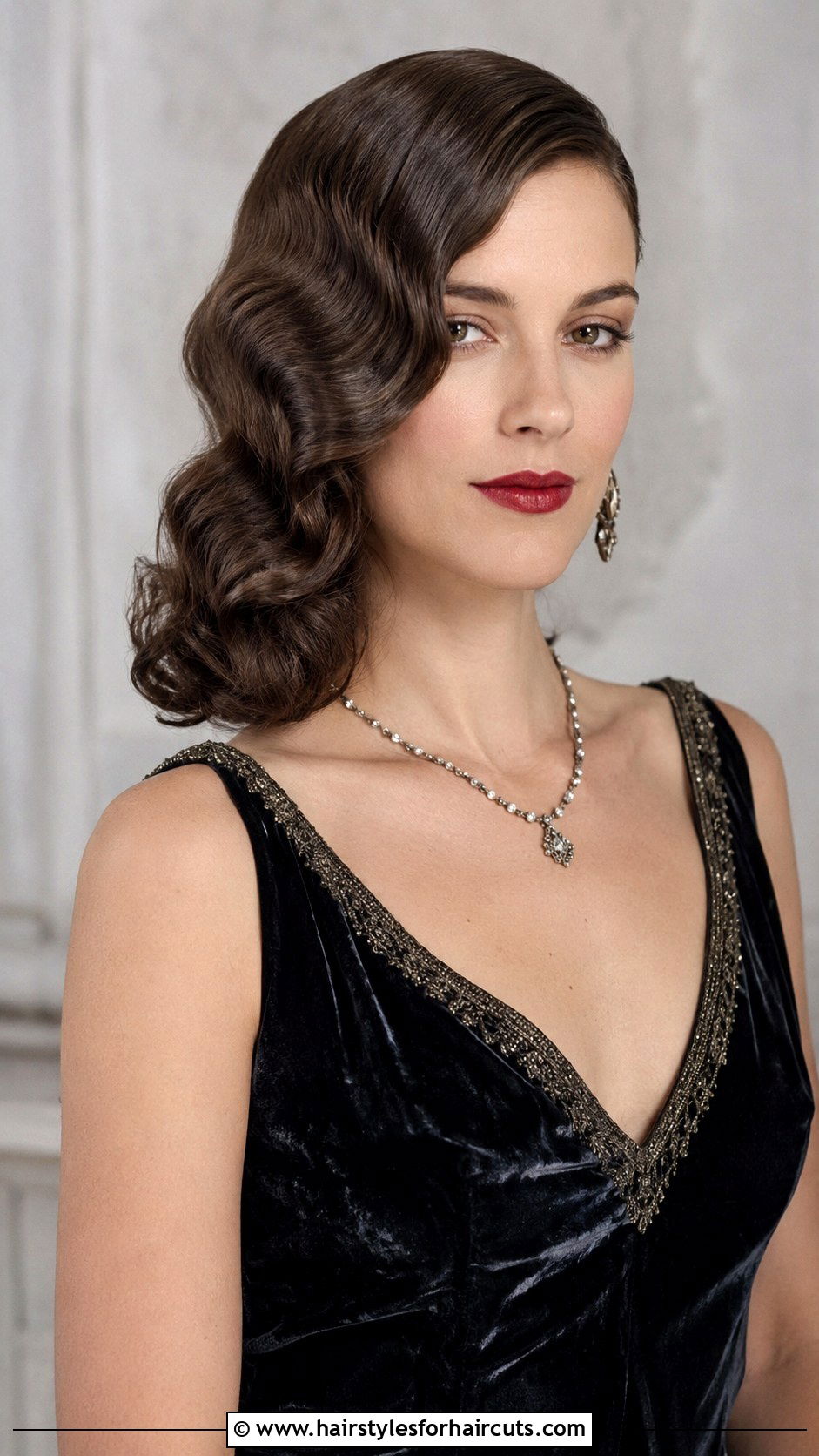 1920s Deep Side Part Wave - 25 1920s hairstyles - 25 1920's hairstyles