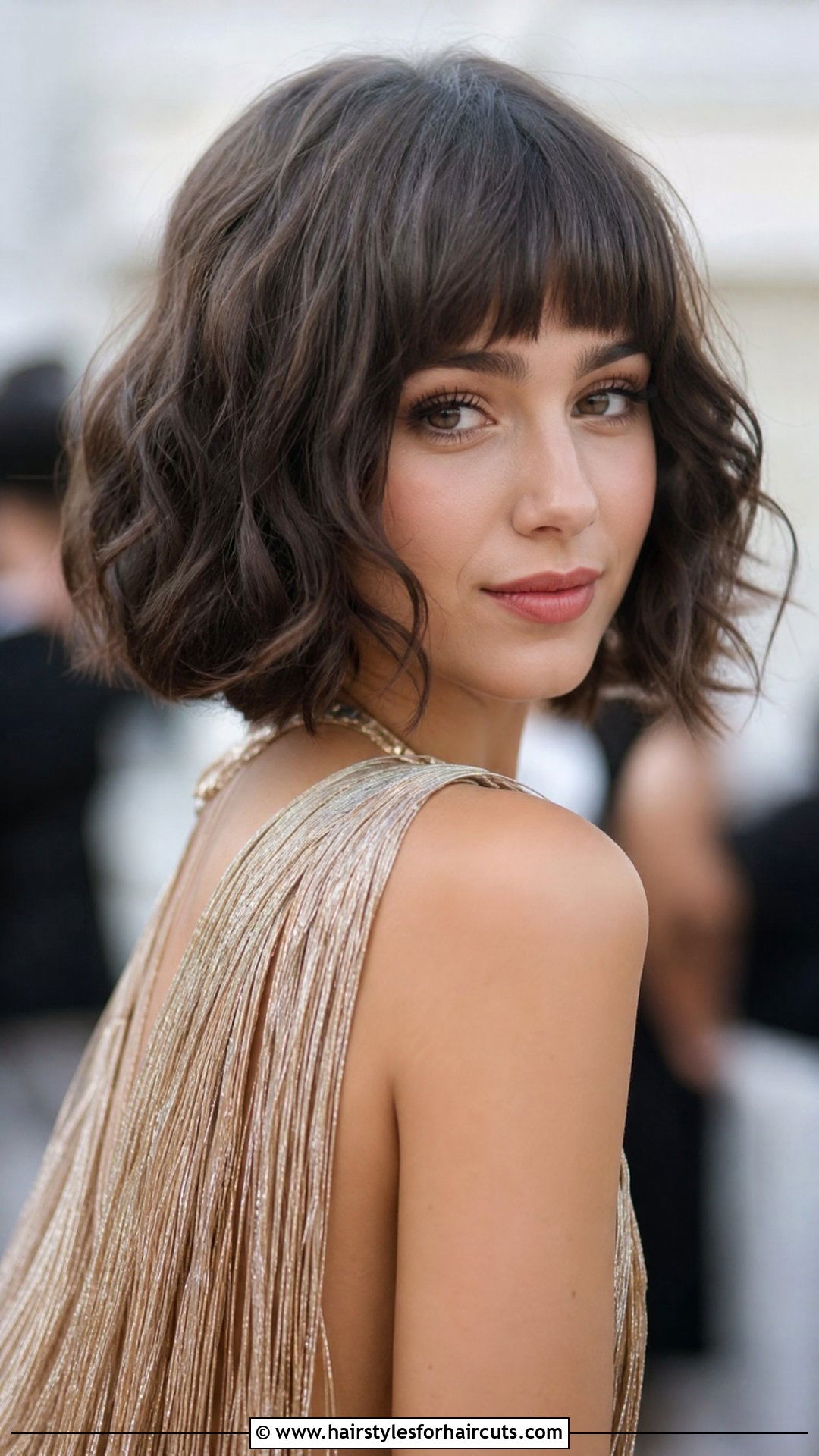 1920s Flapper Bob - 25 easy retro hairstyles for short hair - 25 easy retro hairstyles for short hair