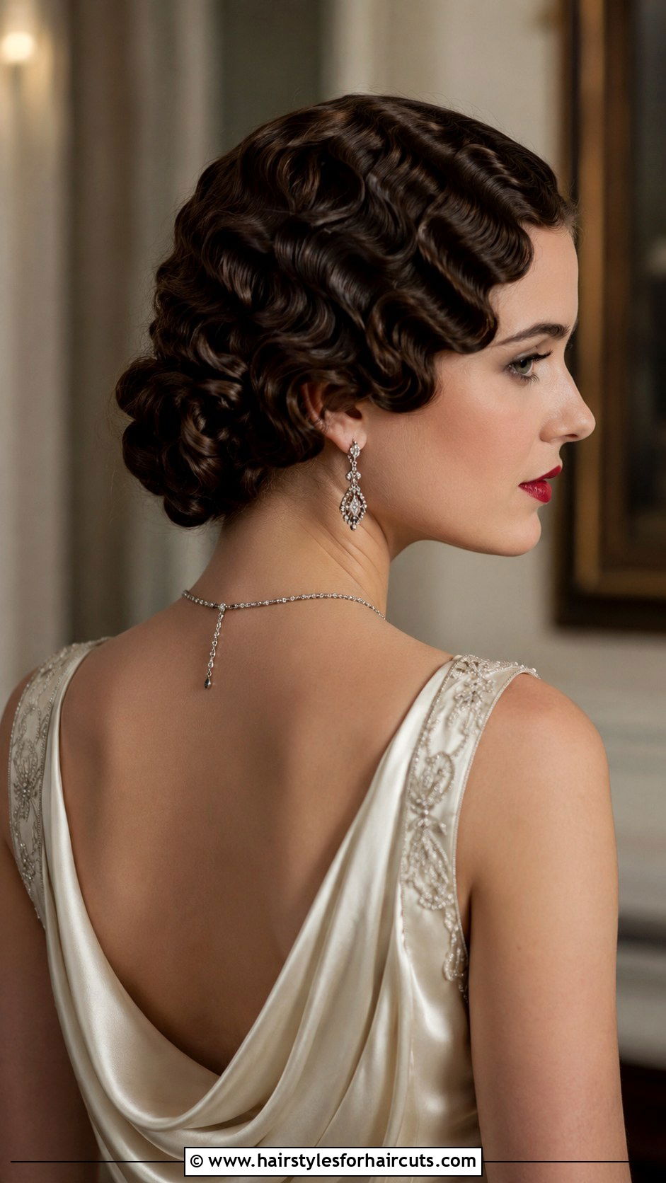 1920s Marcel Wave Updo - 25 1920s long hair hairstyles - 25 1920s long hair hairstyles