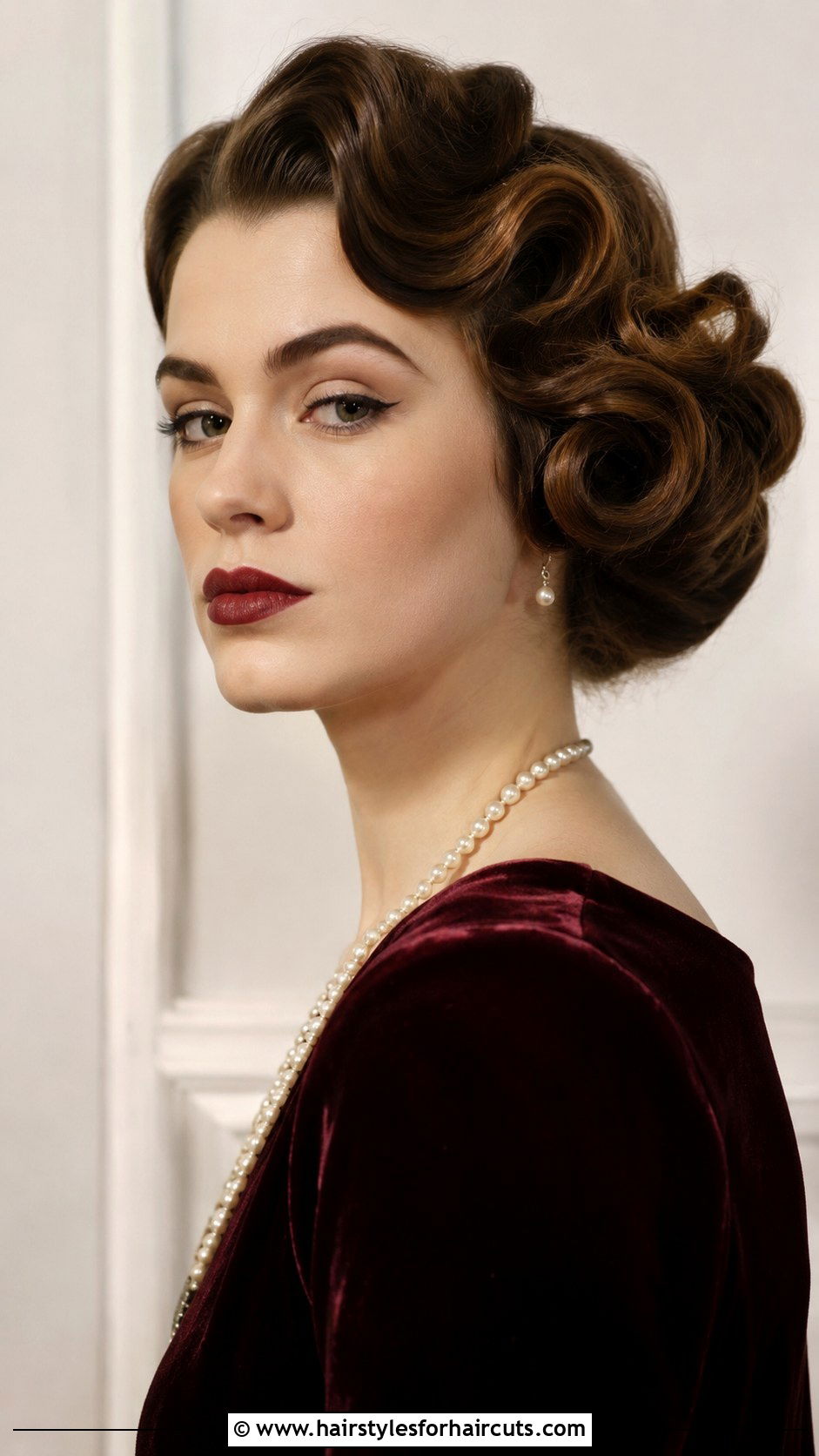 1920s Rolled Medium Hair - 25 1920s hairstyles for medium hair - 25 1920s hairstyles for medium hair