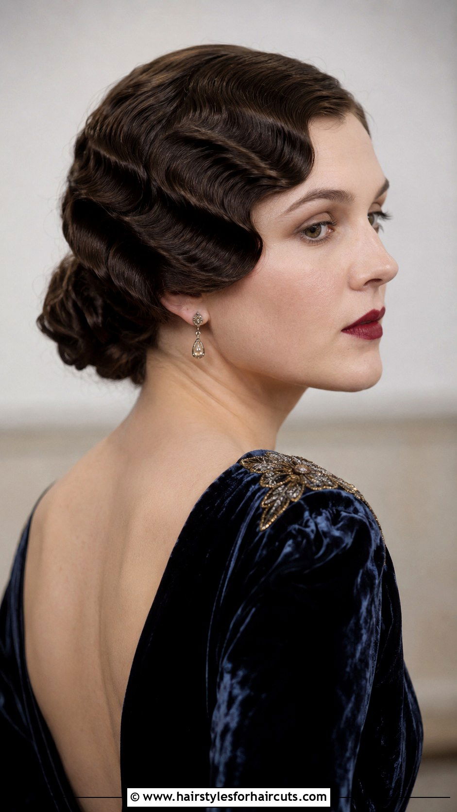 1920s Sculpted Wave Long Hair - 25 1920s long hair hairstyles - 25 1920s long hair hairstyles