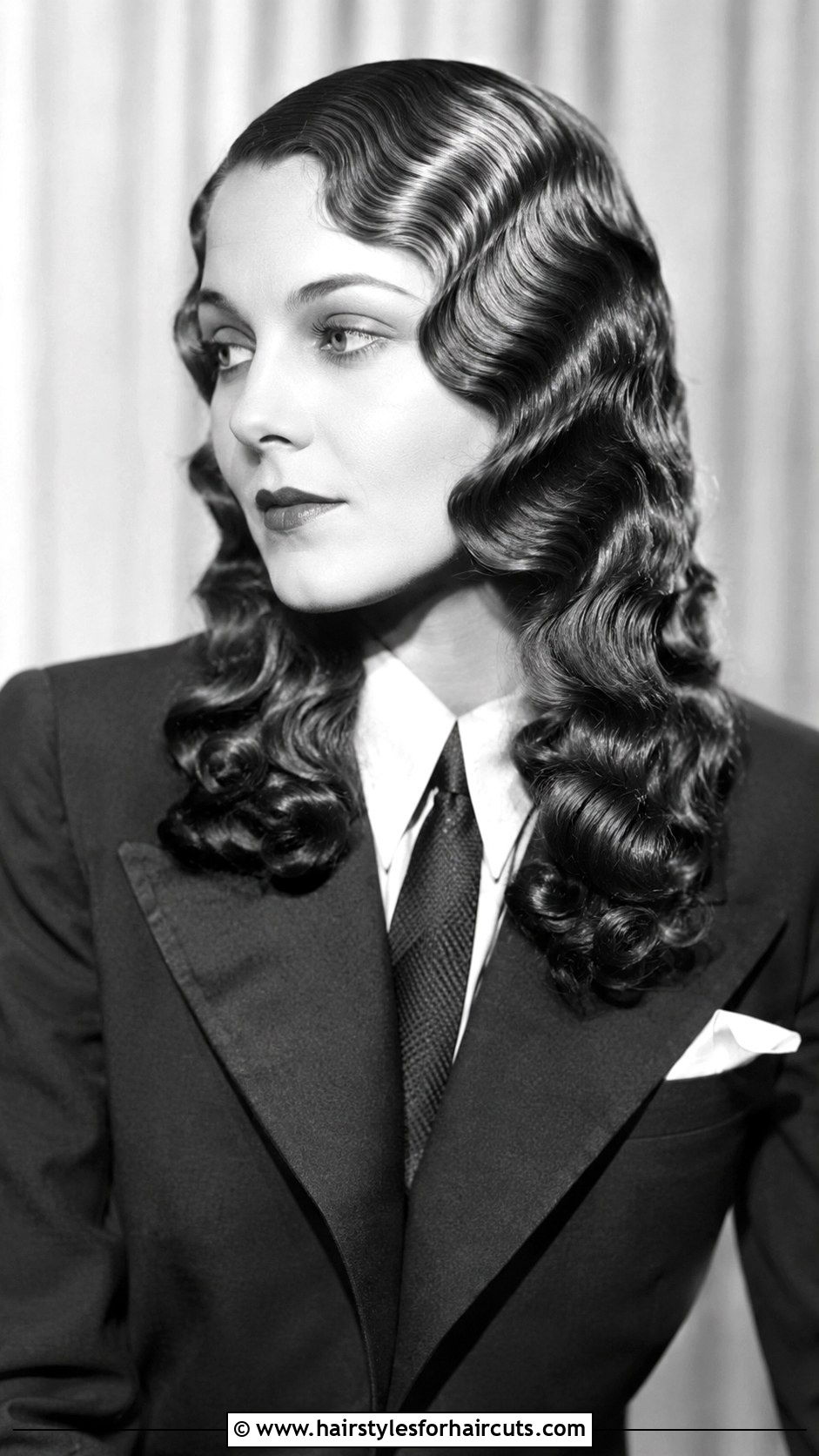 1920s Sculpted Waves Long Hair - 25 1920 hairstyles for long hair - 25 1920 hairstyles for long hair