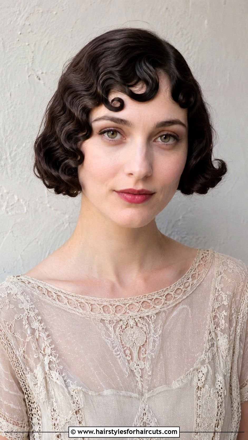 1920s Spit Curl Bob - 25 1920s hairstyles - 25 1920's hairstyles