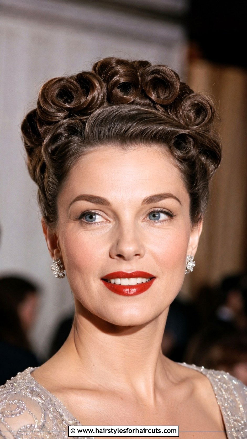 1930s Pin Curl Crown Updo - 25 easy 1930s hairstyles for long hair - 25 easy 1930s hairstyles for long hair