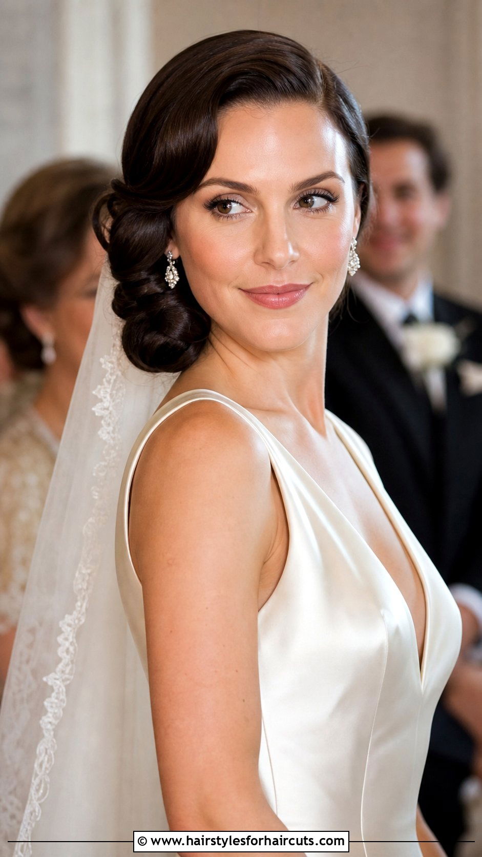 1930s Side Chignon Wedding Hair - 25 wedding long hair vintage hairstyles - 25 wedding long hair vintage hairstyles