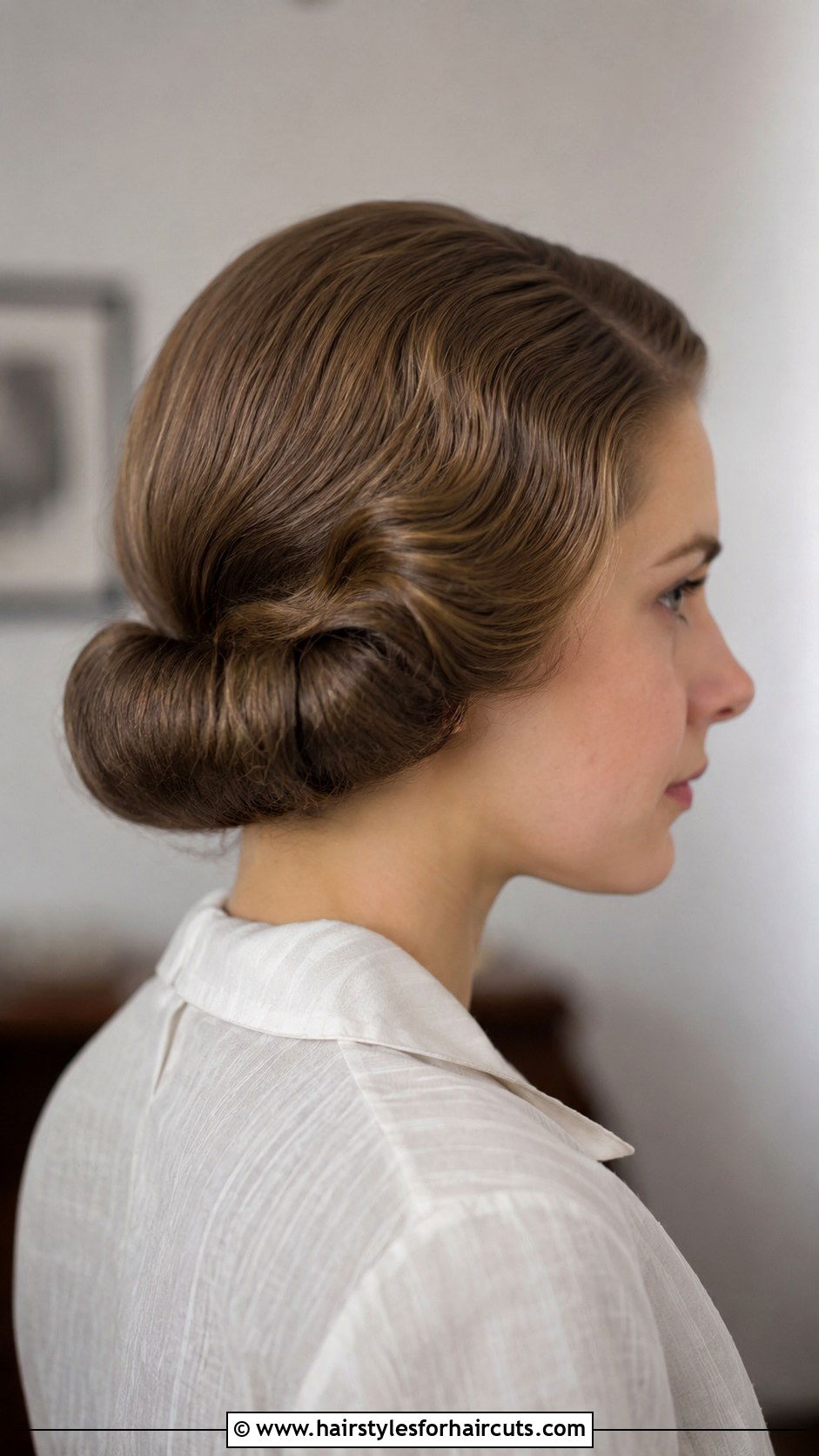 1930s Simple Roll Medium Hair - 25 medium hair 1930s hairstyles - 25 medium hair 1930s hairstyles