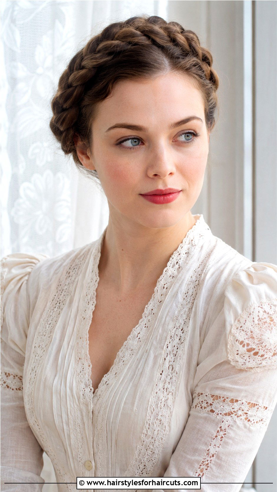 1940s Crown Braid - 25 1940s hairstyles - 25 1940s hairstyles