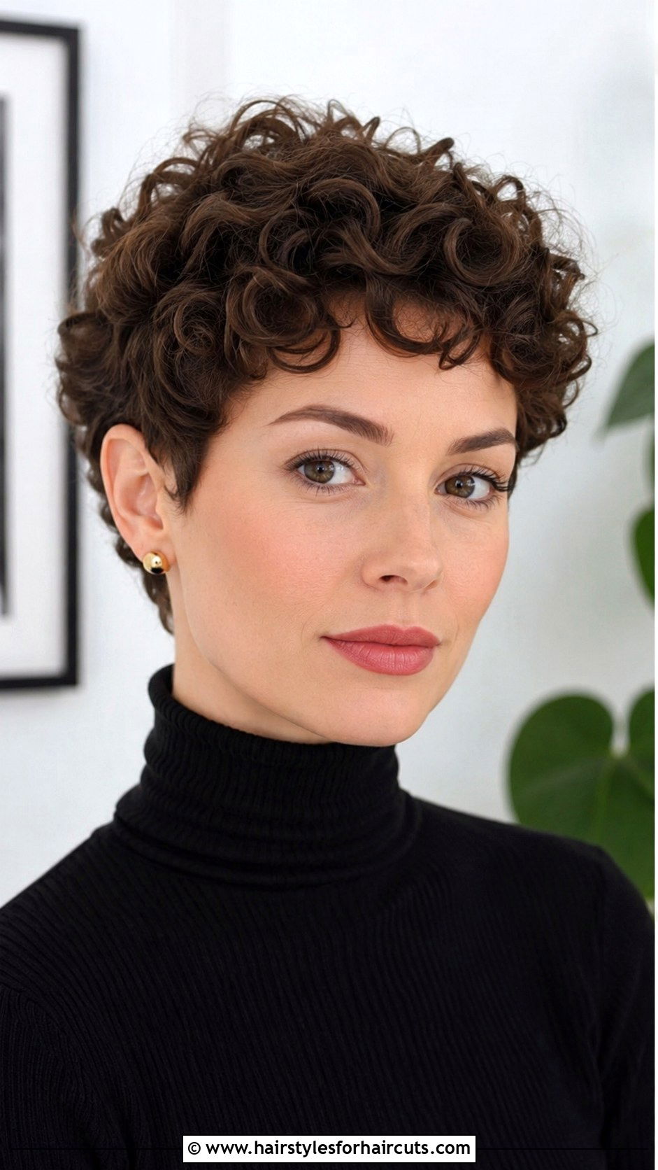 1940s Curly Pixie Hairstyle - 25 1940s womens hairstyles - 25 1940s womens hairstyles