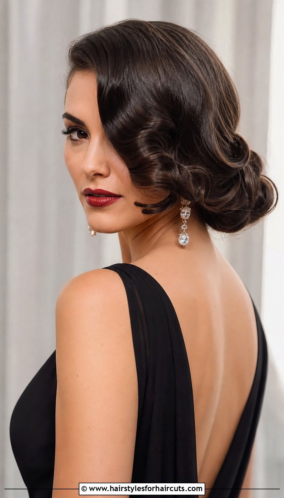 1940s Peekaboo Curls Wedding Hair - 25 wedding long hair vintage hairstyles - 25 wedding long hair vintage hairstyles