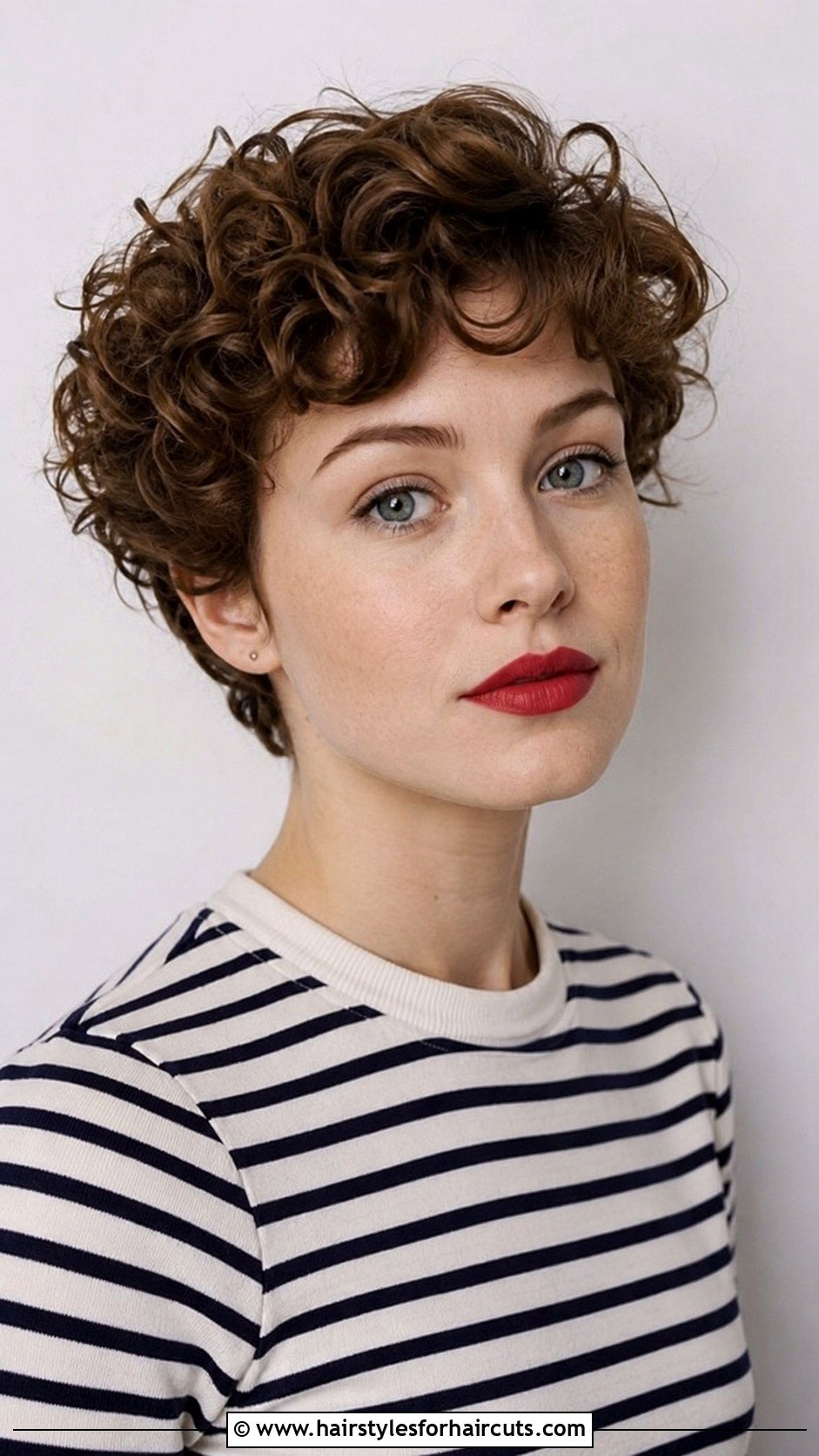 1940s Short Layered Curly Crop - 25 1940s hairstyles for short hair - 25 1940s hairstyles for short hair