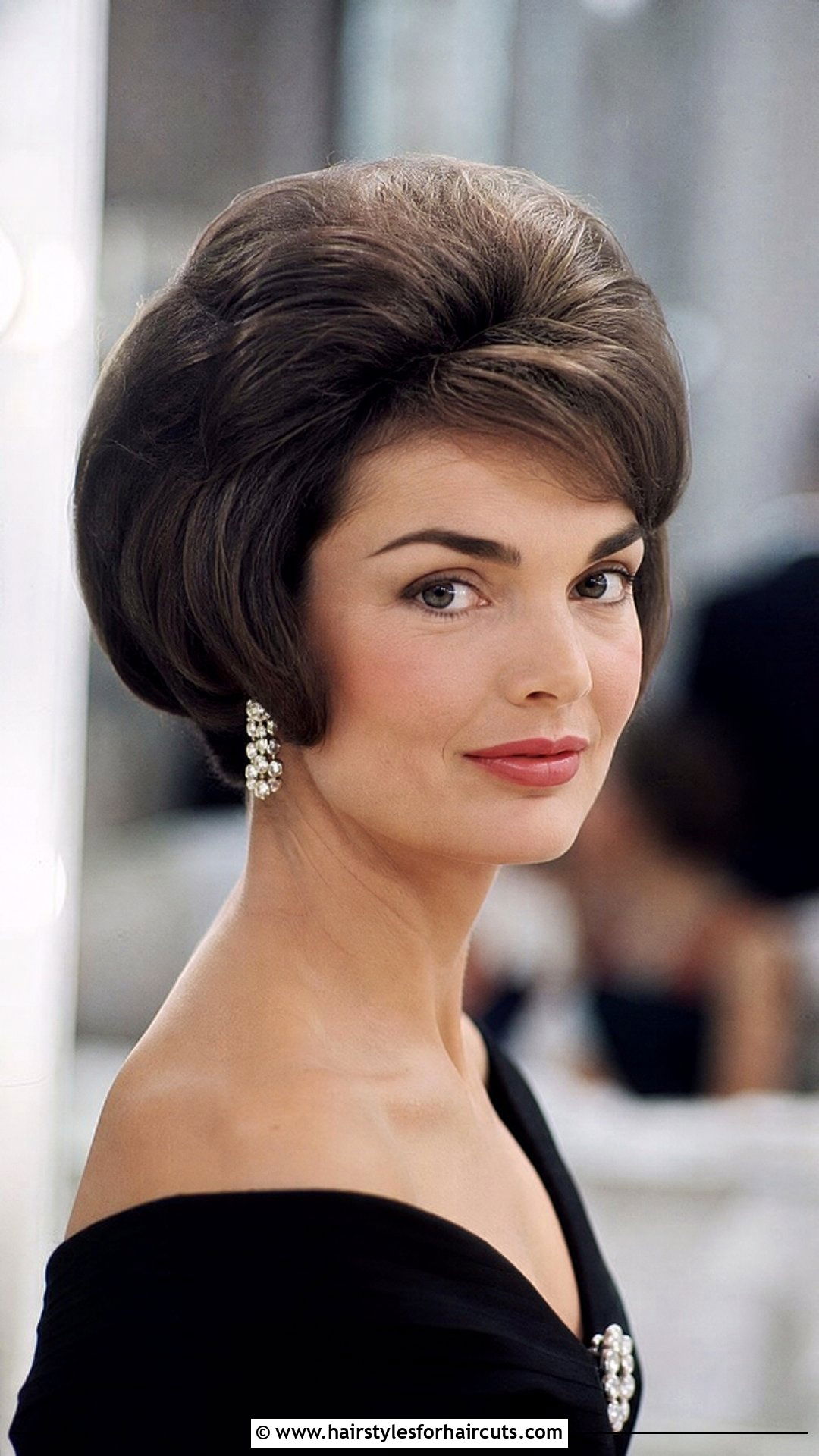 1950s Bouffant Short Bob - 25 short hair vintage hairstyles - 25 short hair vintage hairstyles