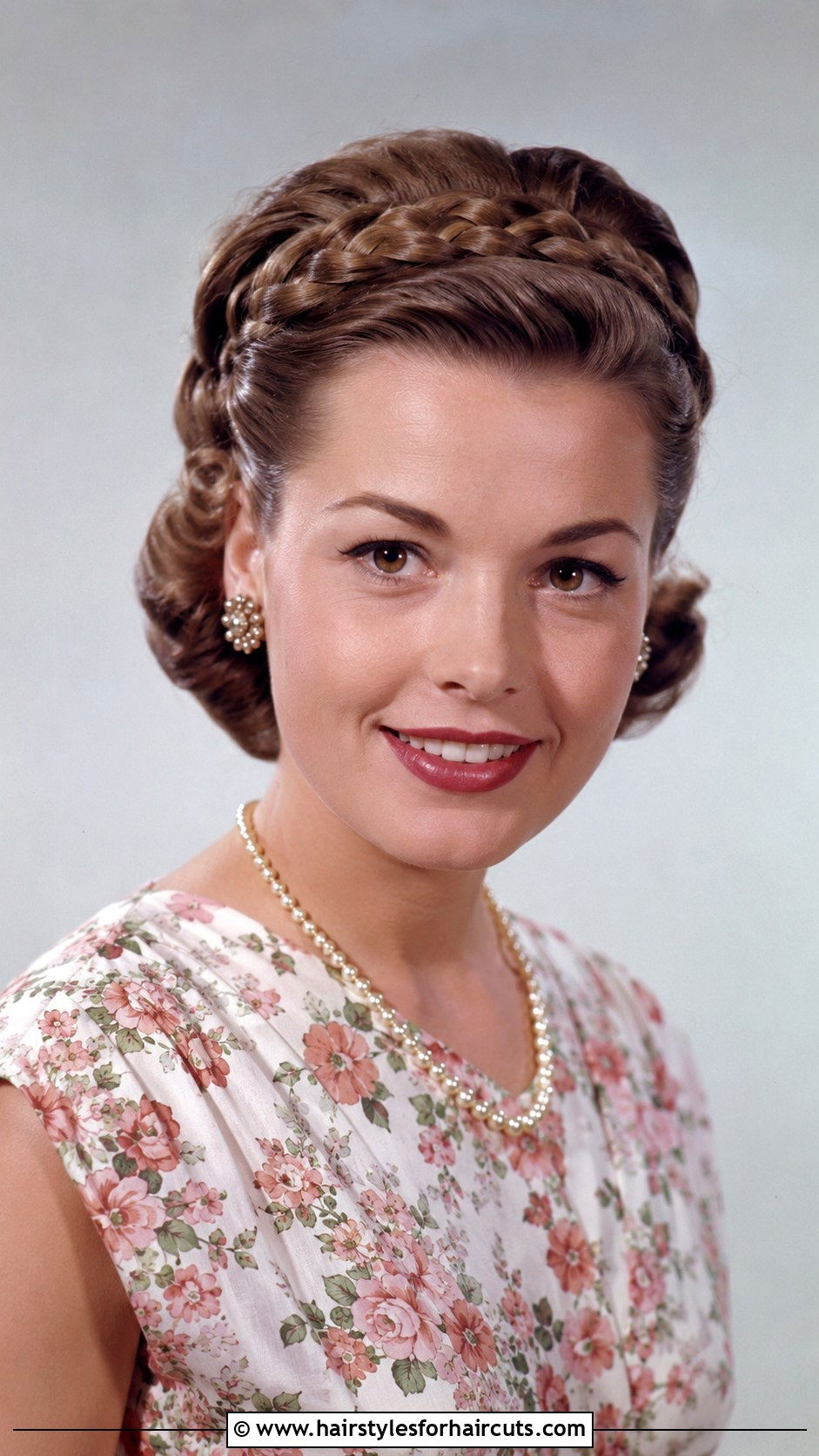1950s Curly Medium Pixie Cut - 25 1950s hairstyles for medium hair - 25 1950s hairstyles for medium hair