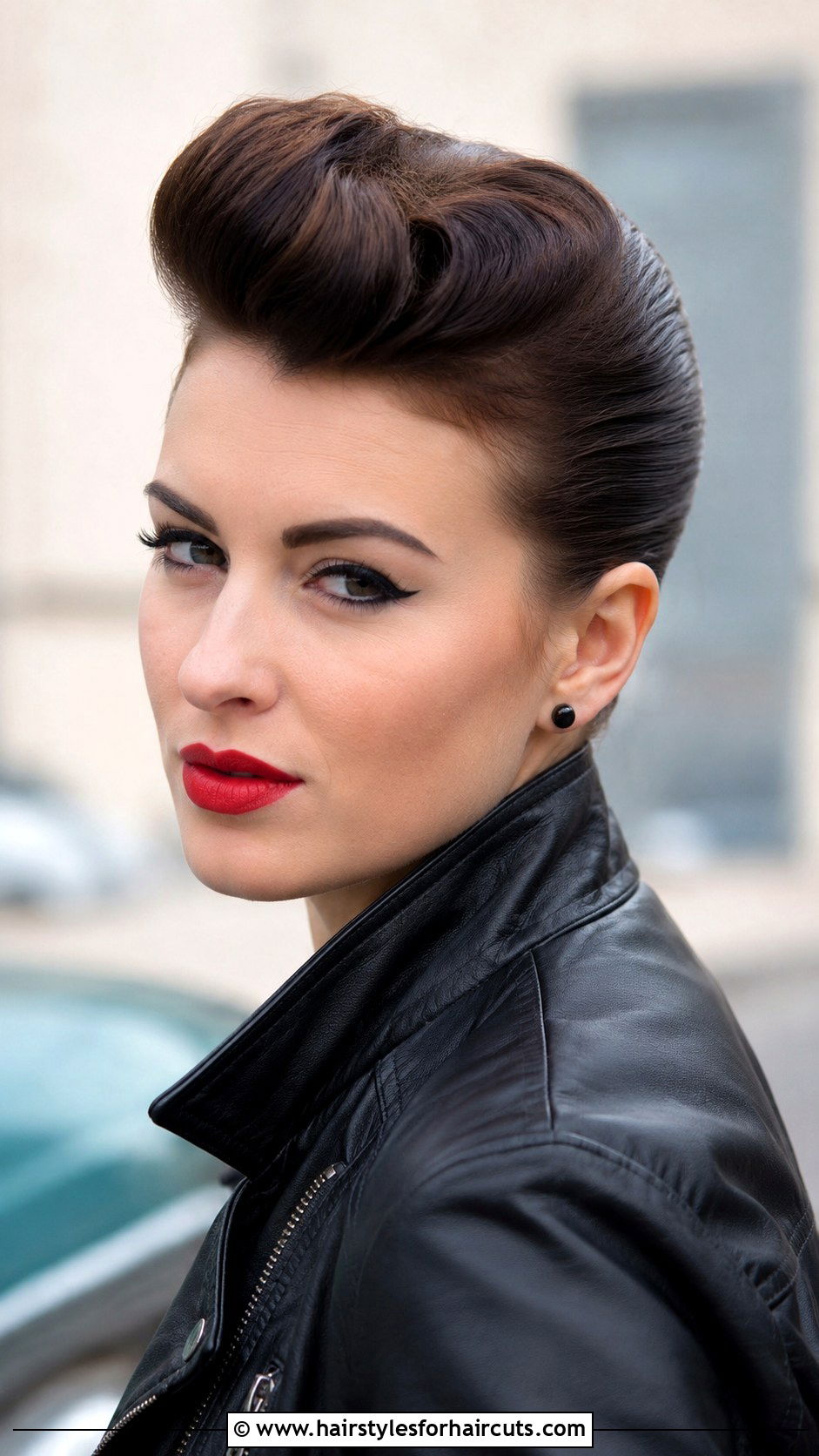 1950s Pompadour - 25 historical hairstyles - 25 historical hairstyles