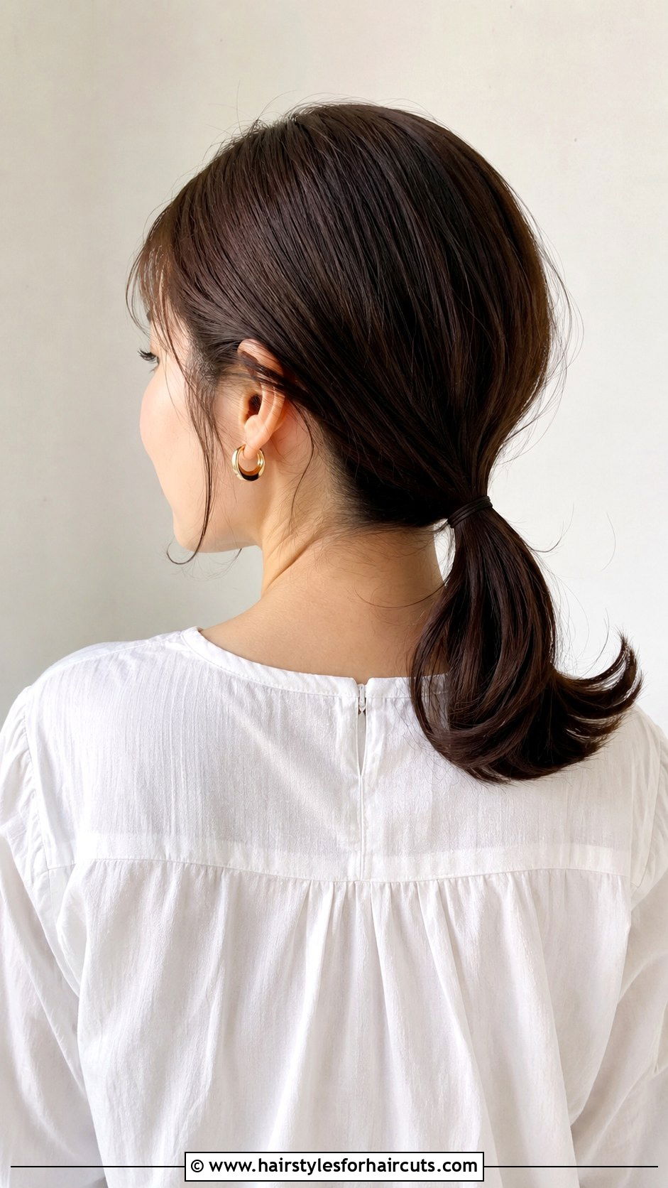 60s Low Ponytail With Flip Medium Hair - 25 60s hairstyles for medium hair - 25 60s hairstyles for medium hair