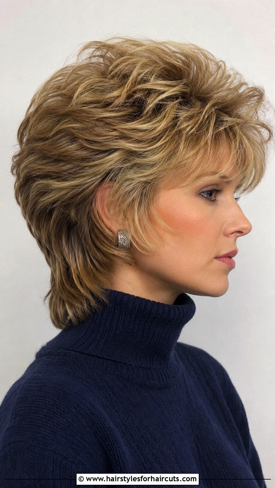 80s Layered Wedge Haircut - 25 80s hairstyles for women - 25 80's hairstyles for women