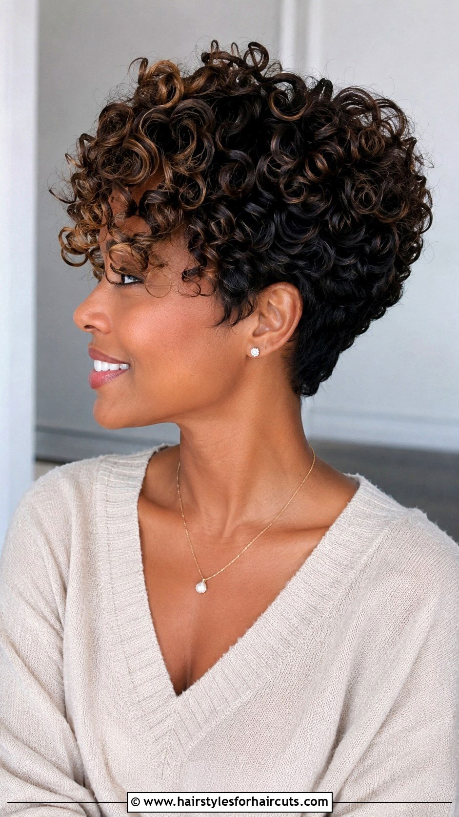 90s Curly Wedge Cut - 25 90s hairstyles for black hair - 25 90s hairstyles for black hair