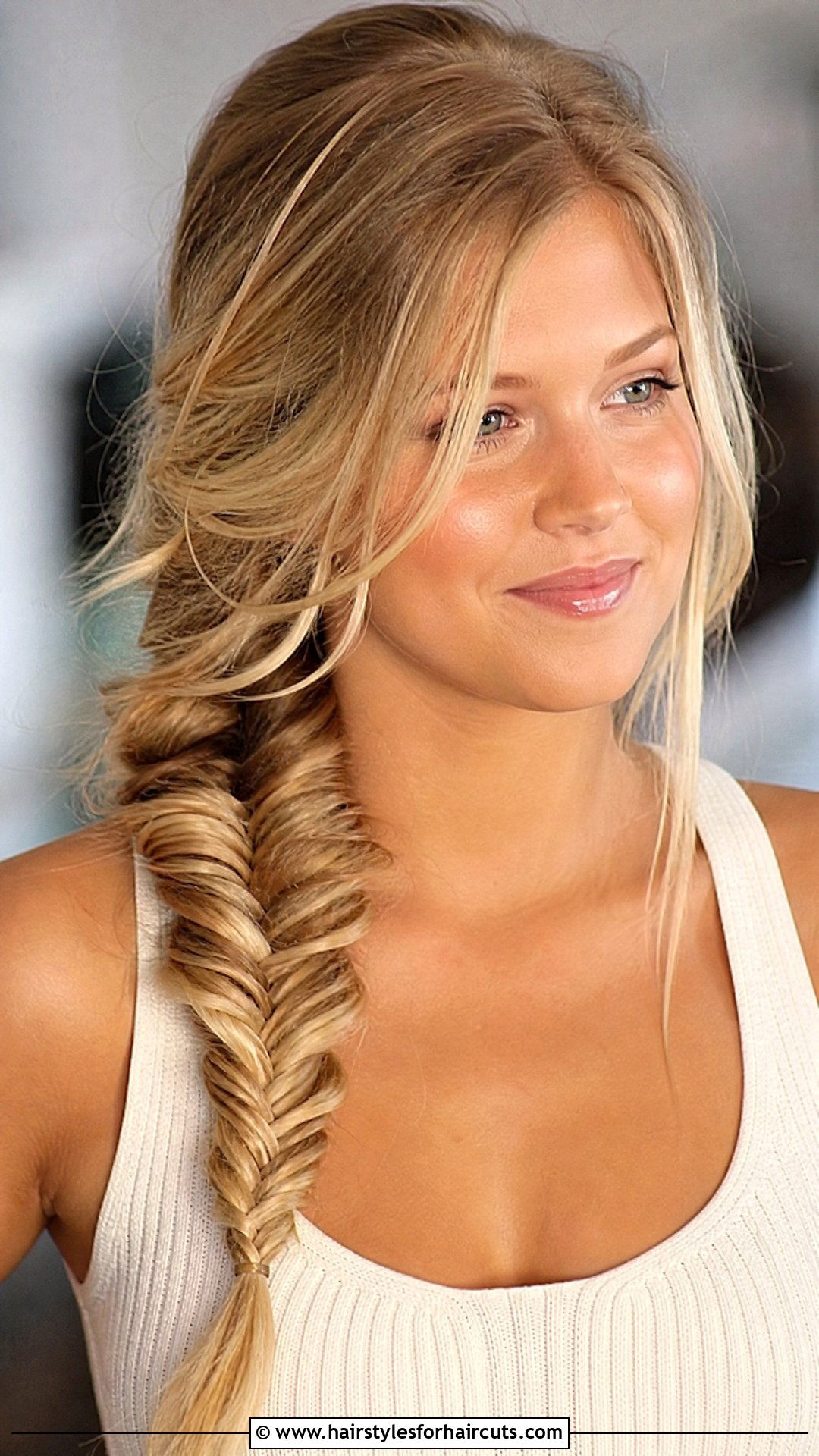 90s Fishtail Braid - 25 easy 90s hairstyles for long hair - 25 easy 90s hairstyles for long hair