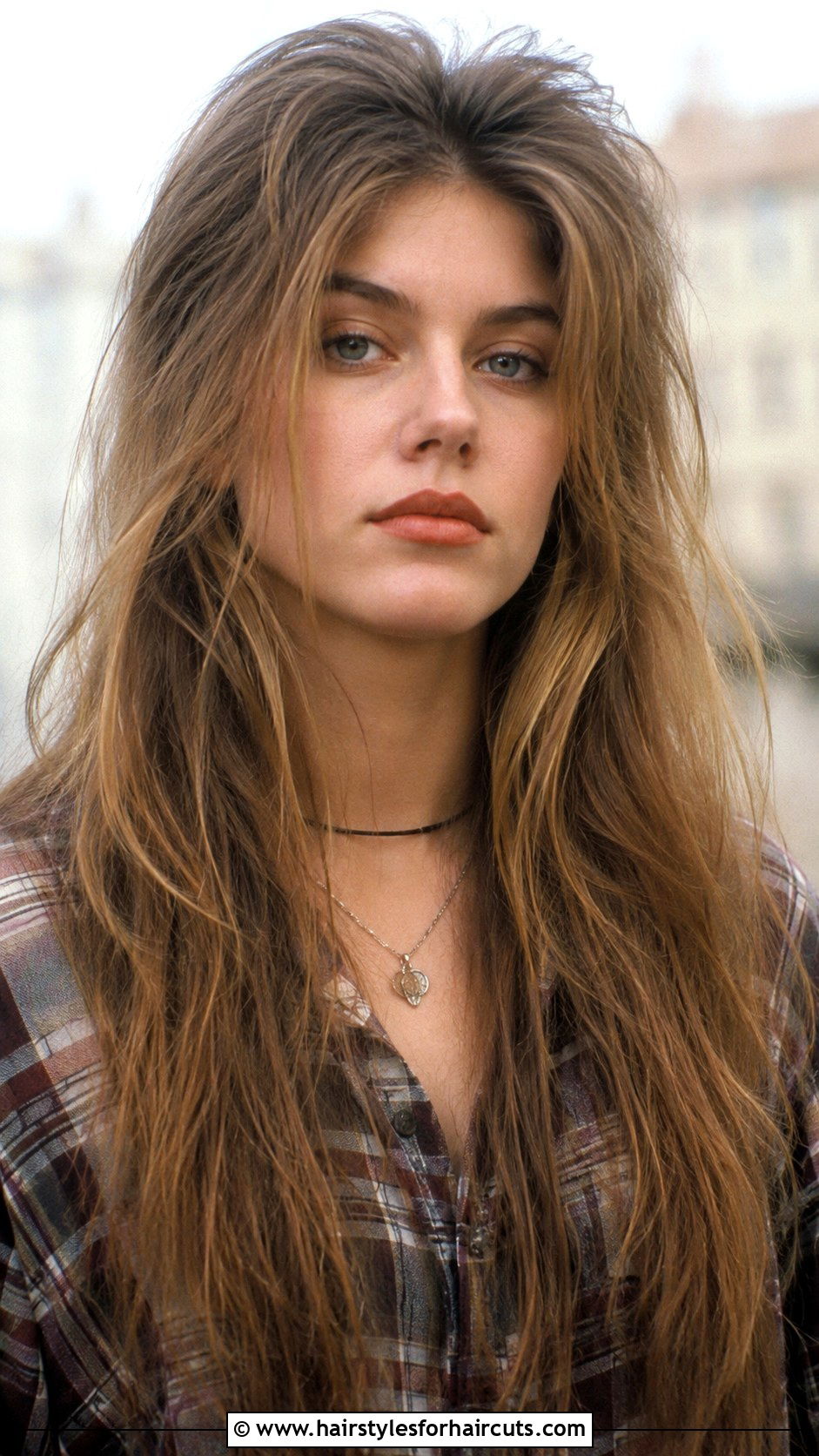 90s Grunge Straight Hair With Volume - 25 long hair easy rock hairstyles - 25 long hair easy rock hairstyles