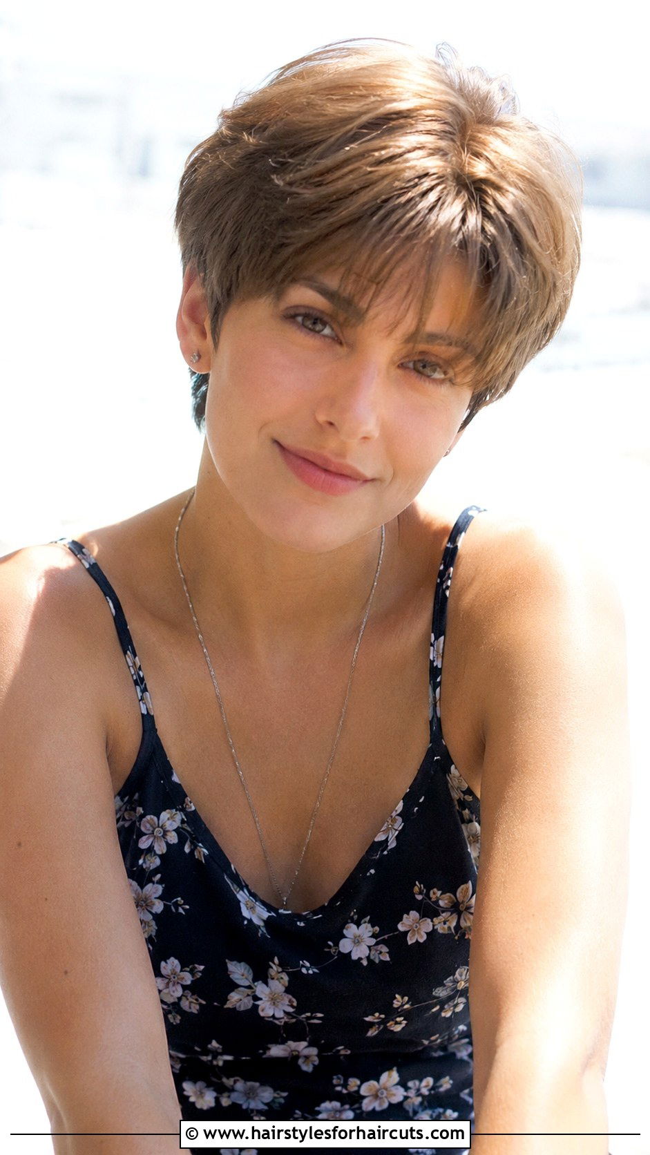 90s Layered Crop Haircut - 25 90s layered haircuts short hair - 25 90s layered haircuts short hair