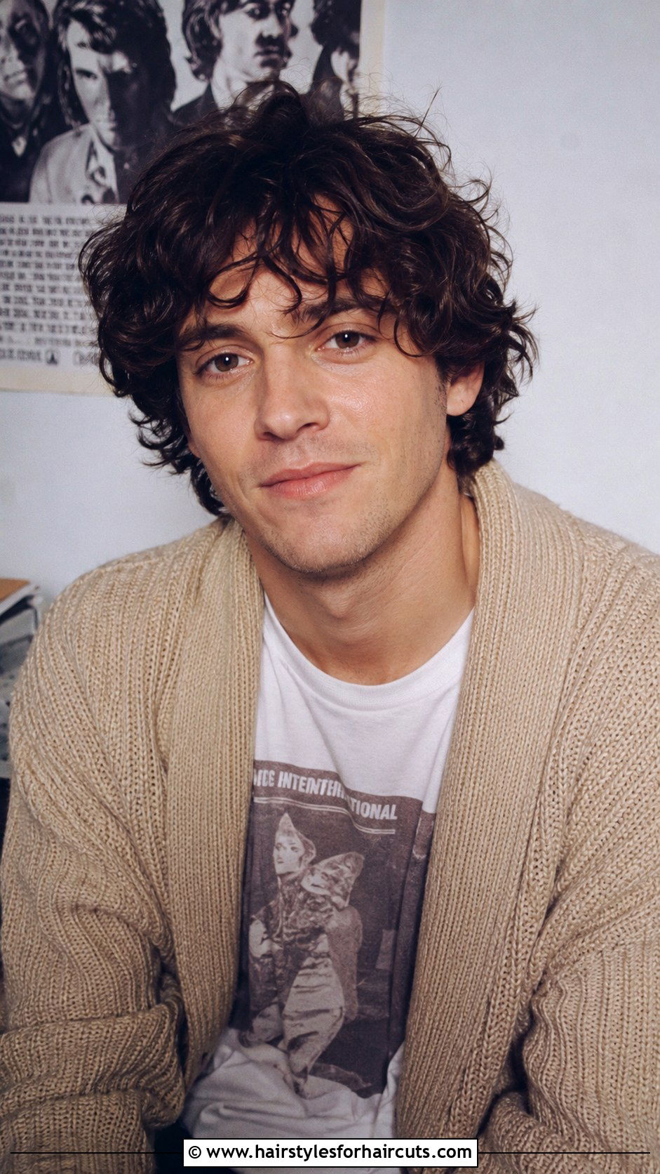 90s Messy Curly Hair - 25 90s haircuts male curly hair - 25 90s haircuts male curly hair