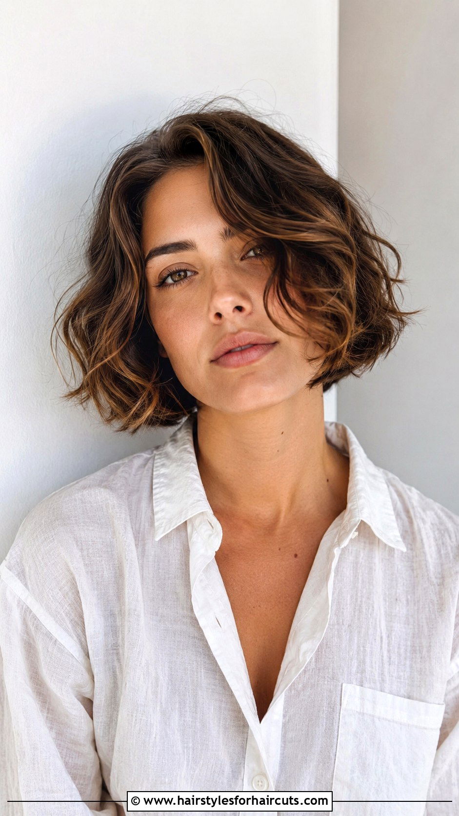 90s Short Wavy Bob - 25 90s hairstyles for women - 25 90s hairstyles for women
