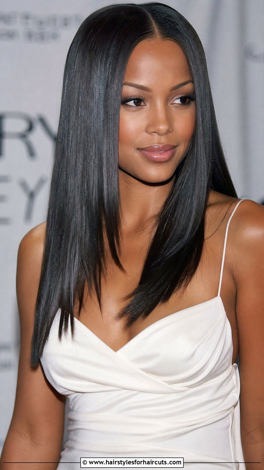 90s Sleek Straight Hair - 25 90s hairstyles for women - 25 90s hairstyles for women