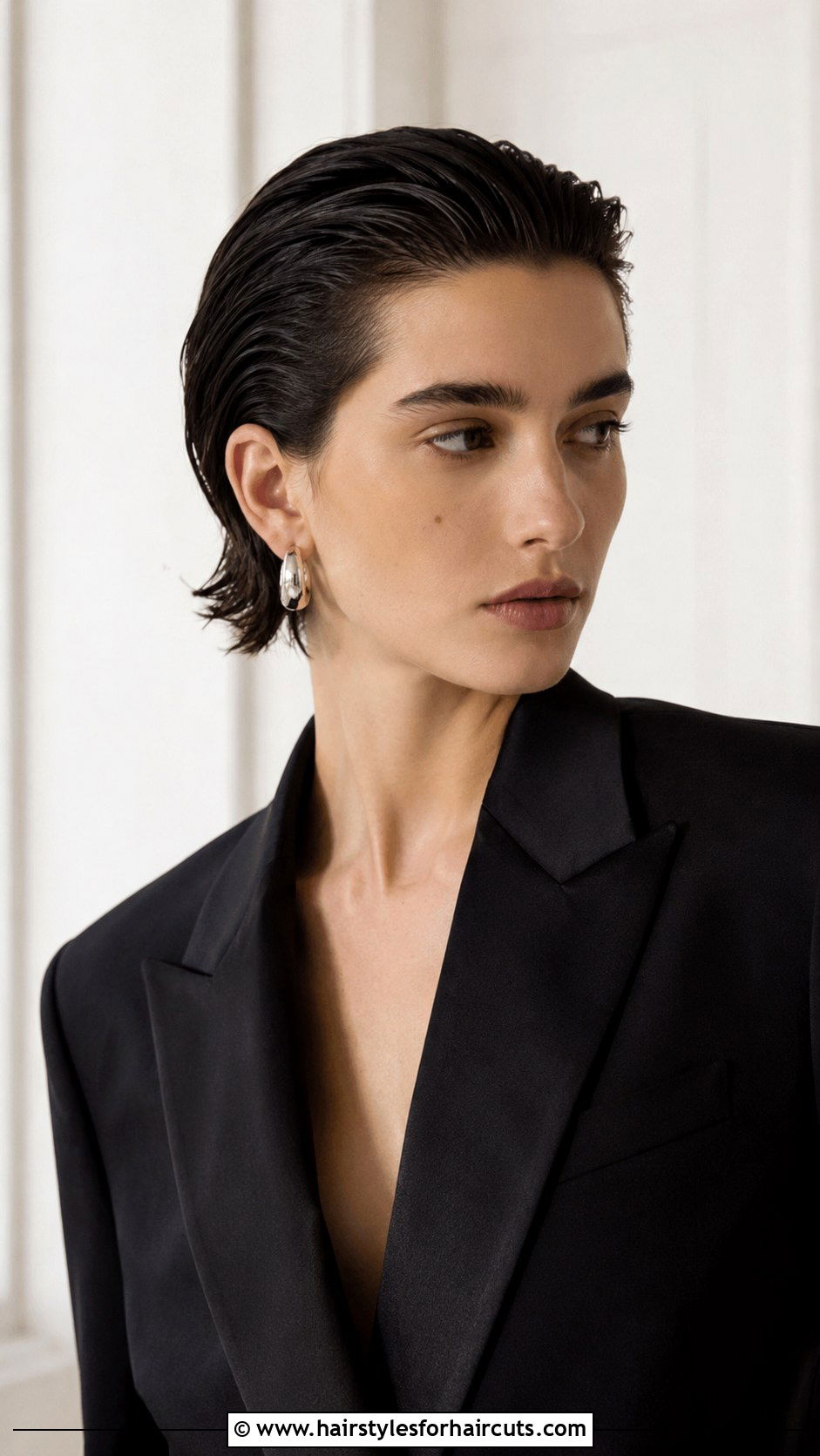 90s Slicked Back Short Hair - 25 90s hairstyles for short hair - 25 90s hairstyles for short hair