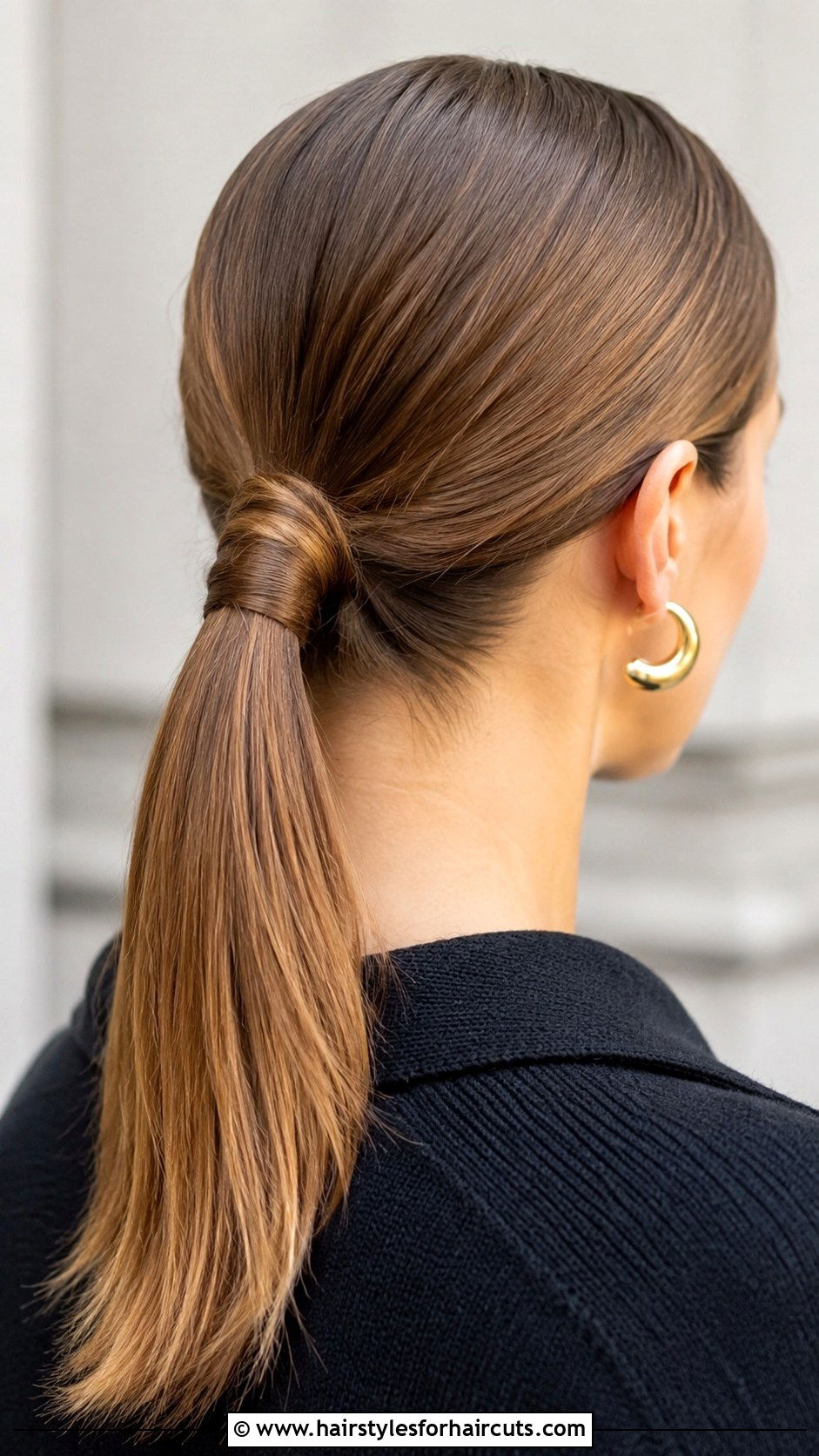 90s Wrapped Ponytail - 25 easy 90s hairstyles for long hair - 25 easy 90s hairstyles for long hair