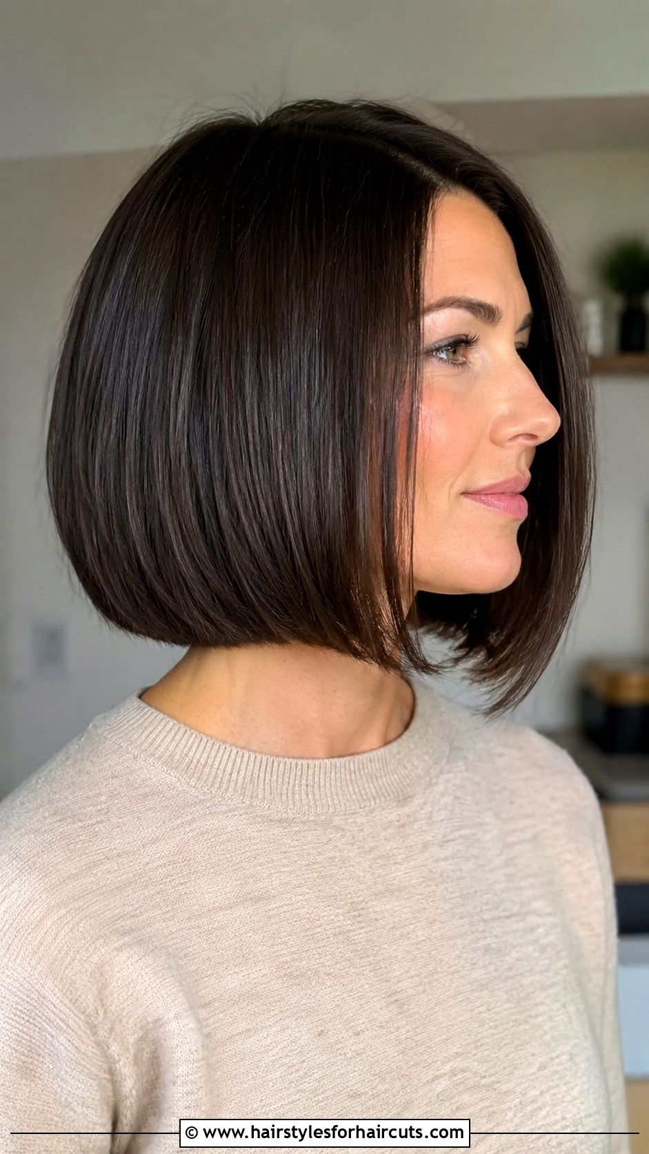 A Line Bob - 25 haircuts to make you look younger - 25 haircuts to make you look younger