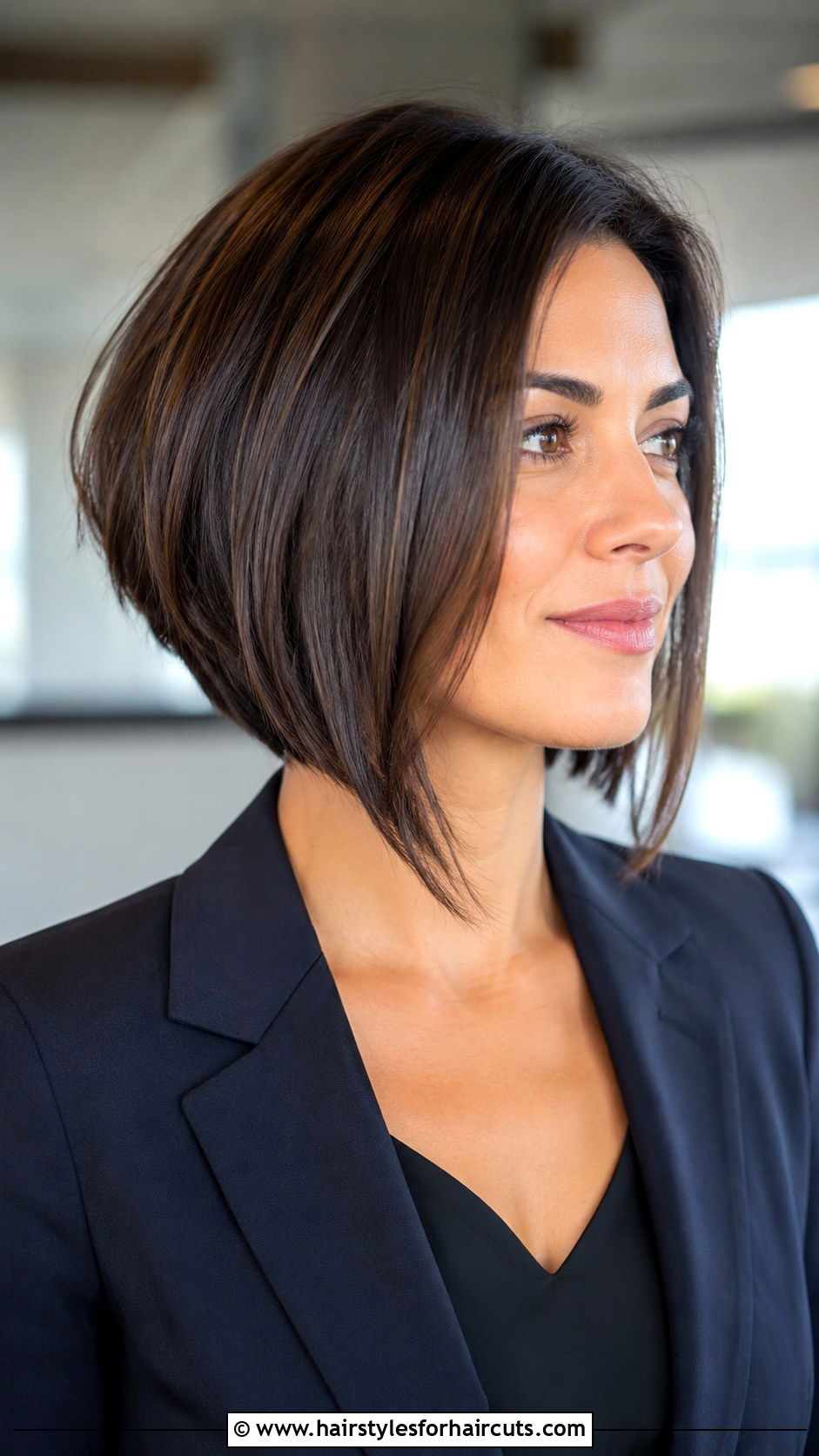 A Line Bob - 25 hairstyles for thick hair and round face - 25 hairstyles for thick hair and round face