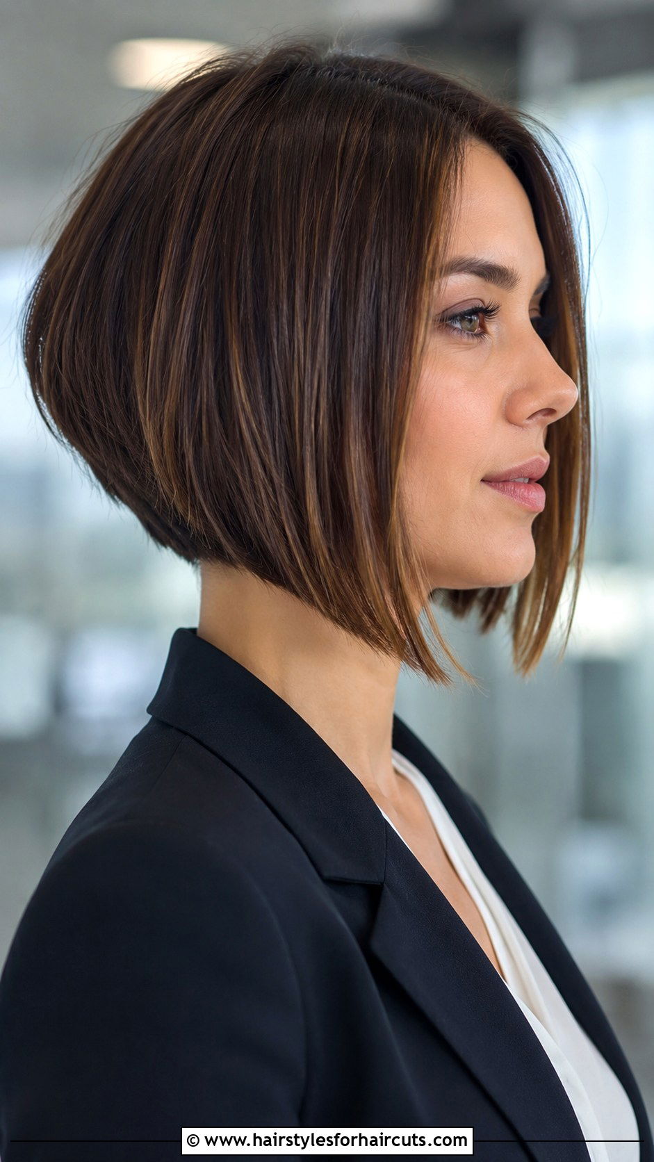 A Line Bob - 25 middle haircuts - 25 middle haircuts
