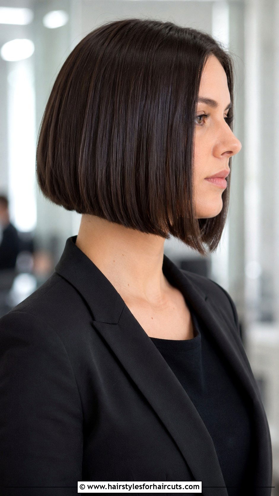A Line Bob Haircut - 25 haircuts in the mall - 25 haircuts in the mall
