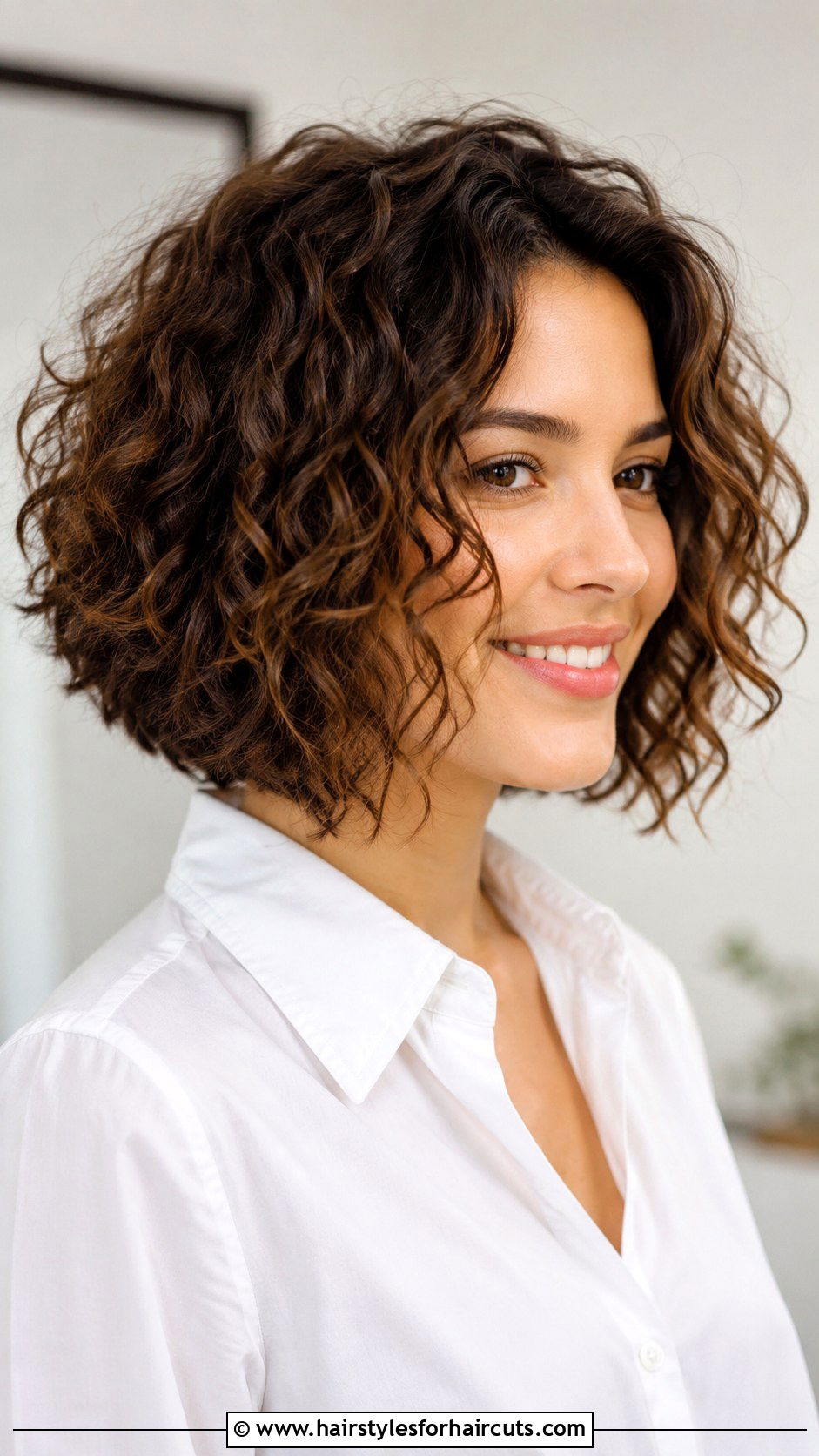 A Line Curly Bob - 25 best haircuts for curly hair round face - 25 best haircuts for curly hair round face