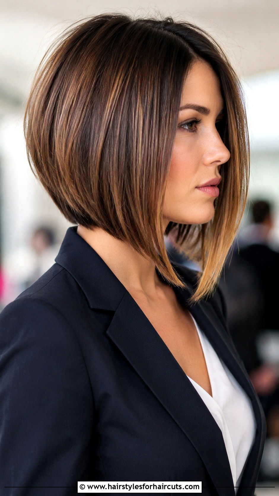 Angled Bob - 25 haircuts for female thinning hair - 25 haircuts for female thinning hair