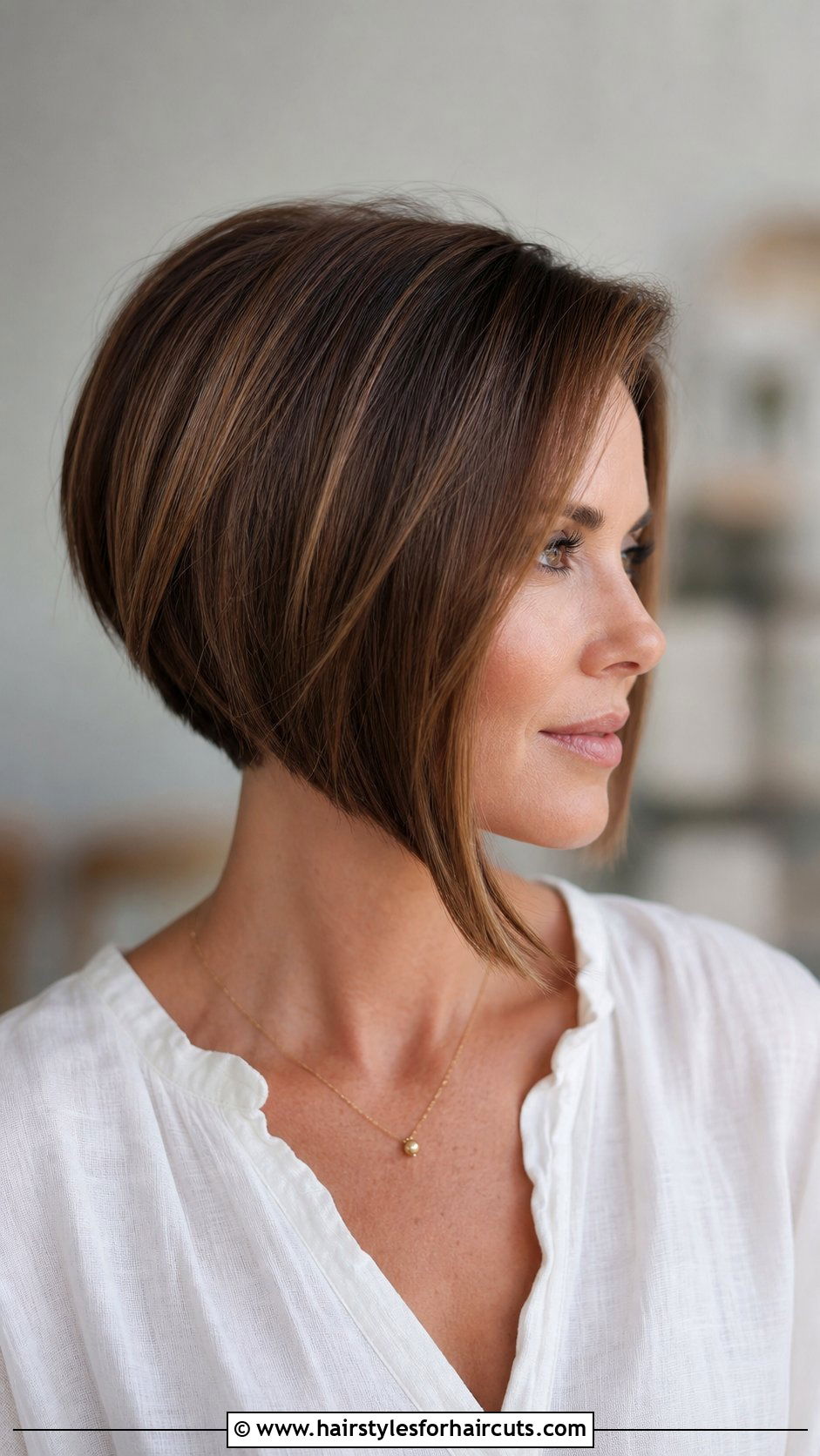 Angled Bob - 25 haircuts for thinning hair women - 25 haircuts for thinning hair women