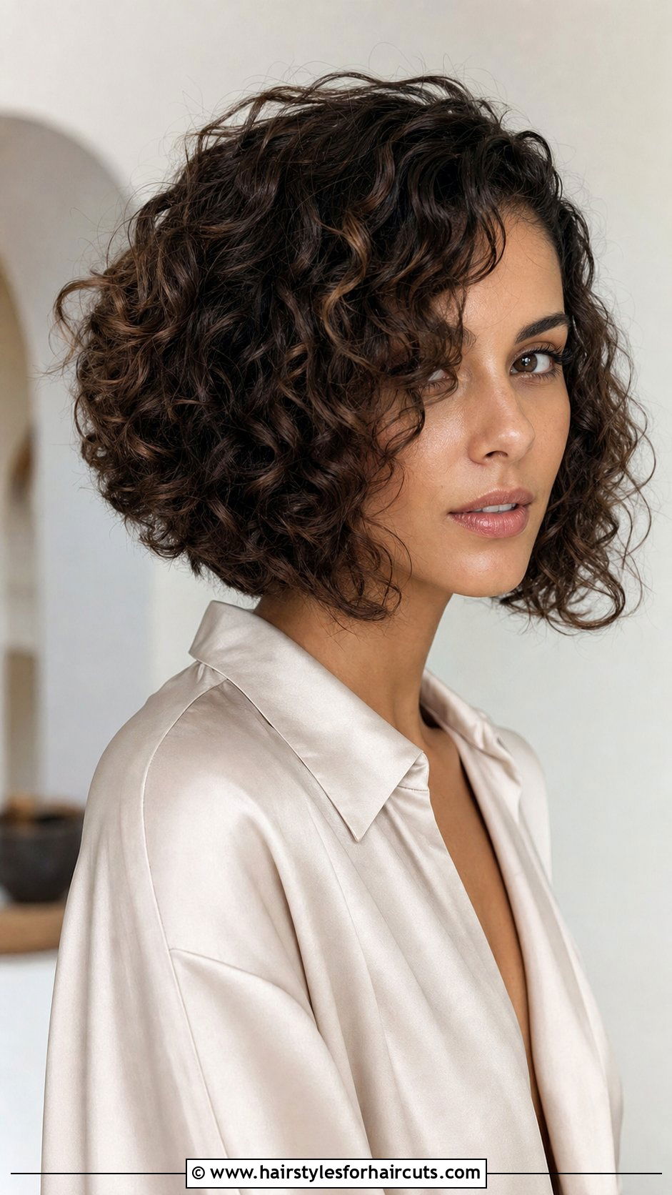 Angled Bob For Curly Hair - 25 haircuts for textured hair - 25 haircuts for textured hair