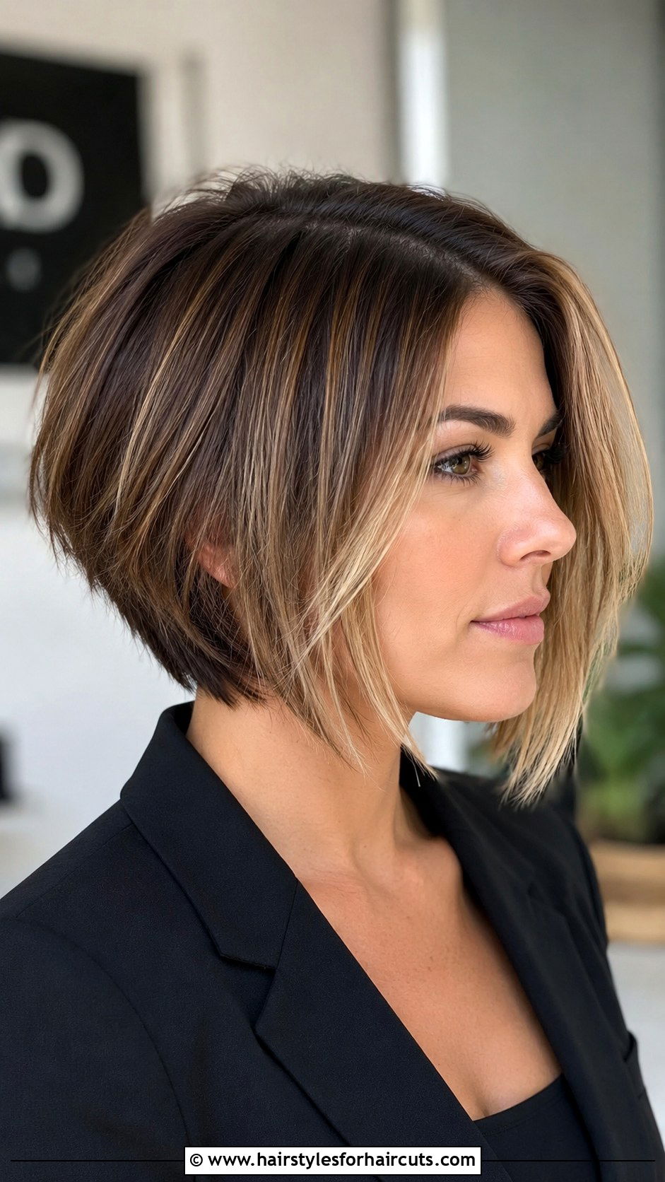 Angled Bob Neck Length - 25 neck length haircuts for thin hair - 25 neck length haircuts for thin hair