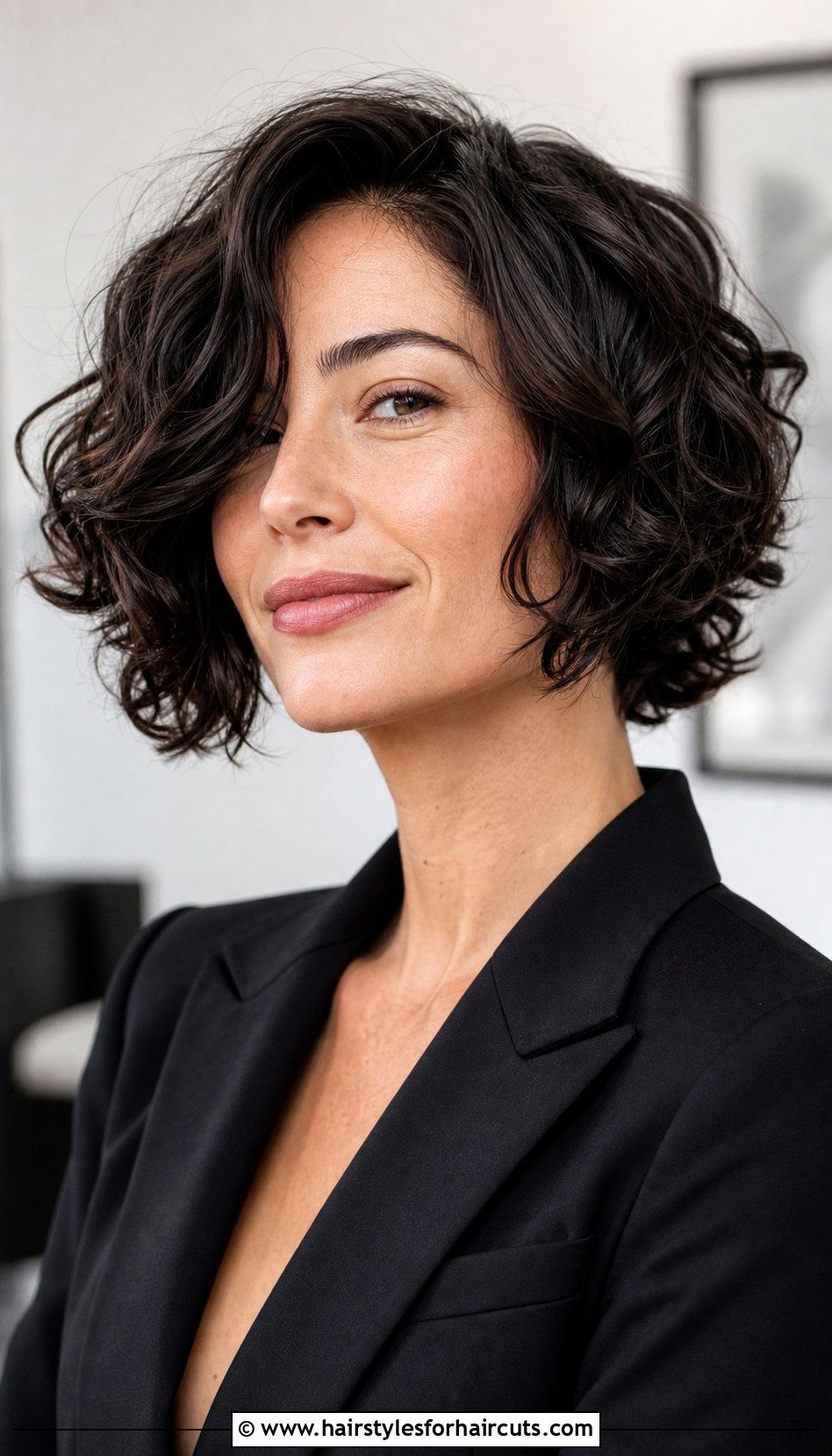 Angled Curly Bob - 25 haircuts for thinning curly hair - 25 haircuts for thinning curly hair