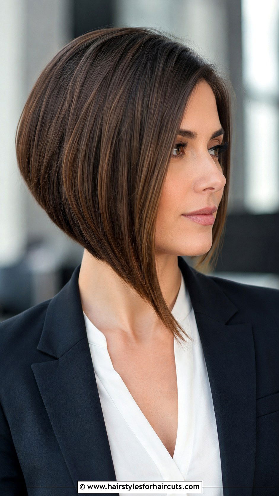 Angled Lob Haircut - 25 medium long haircuts for thin hair - 25 medium long haircuts for thin hair