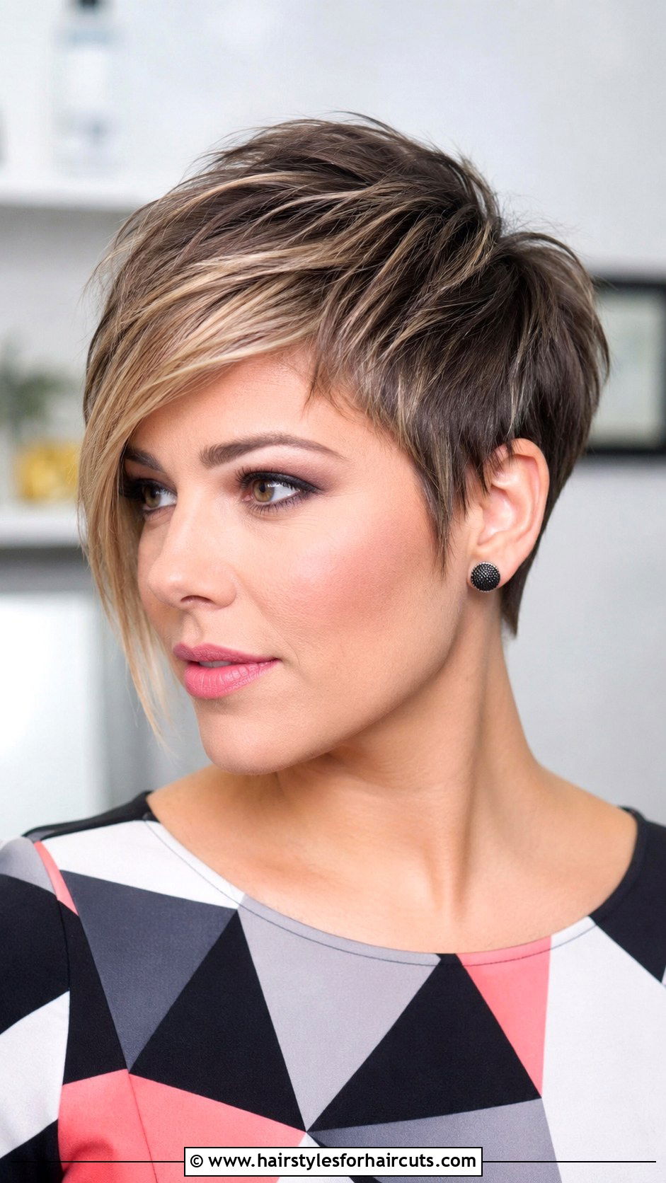 Angled Pixie Haircut - 25 pixie haircuts for thinning hair - 25 pixie haircuts for thinning hair