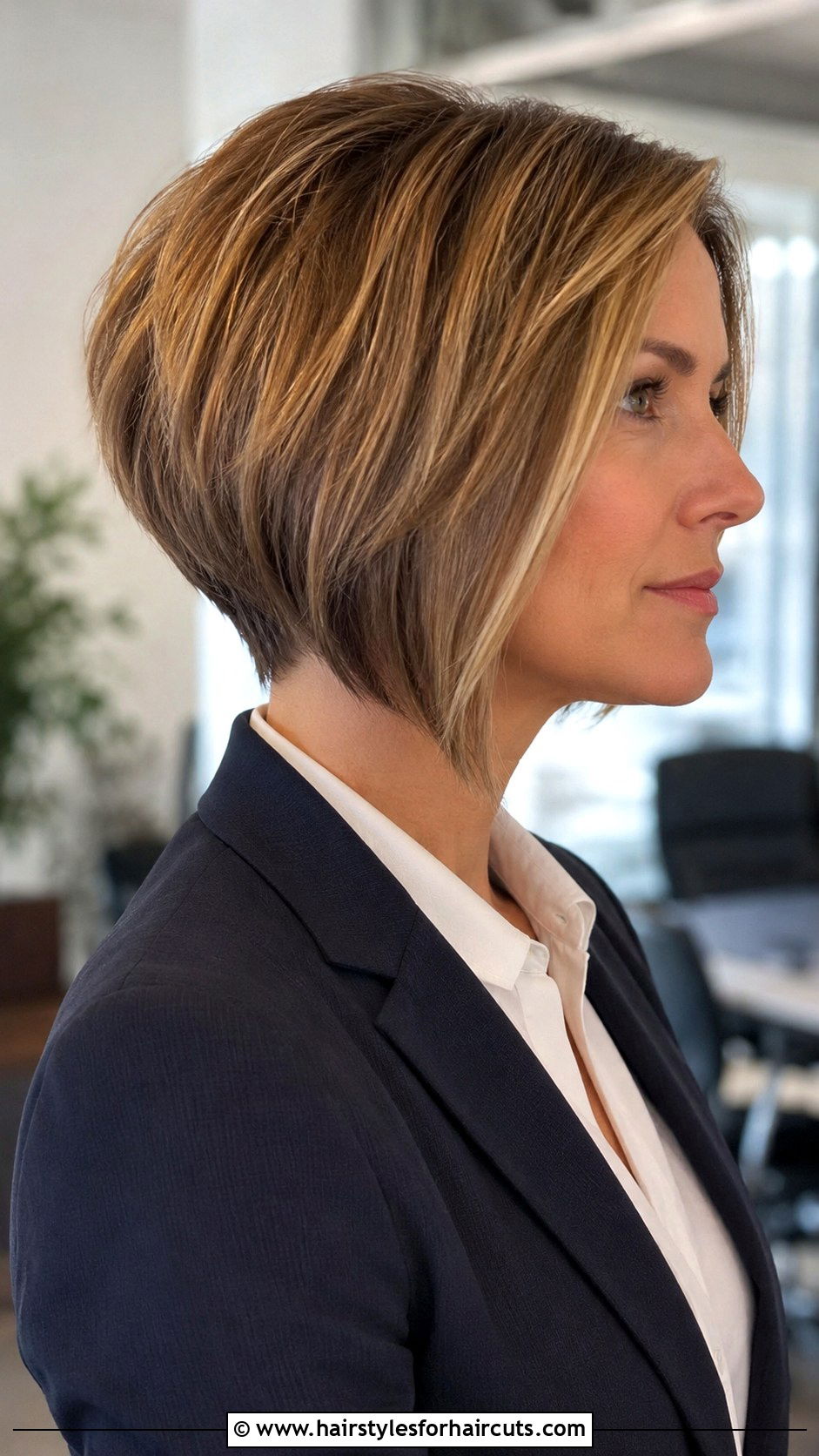 Angled Stacked Bob - 25 stacked haircuts - 25 stacked haircuts