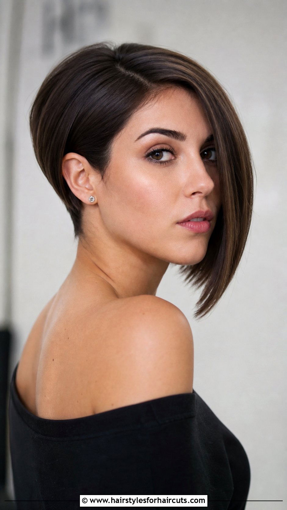 Asymmetrical Bob - 25 hairstyles for over 70 - 25 hairstyles for over 70