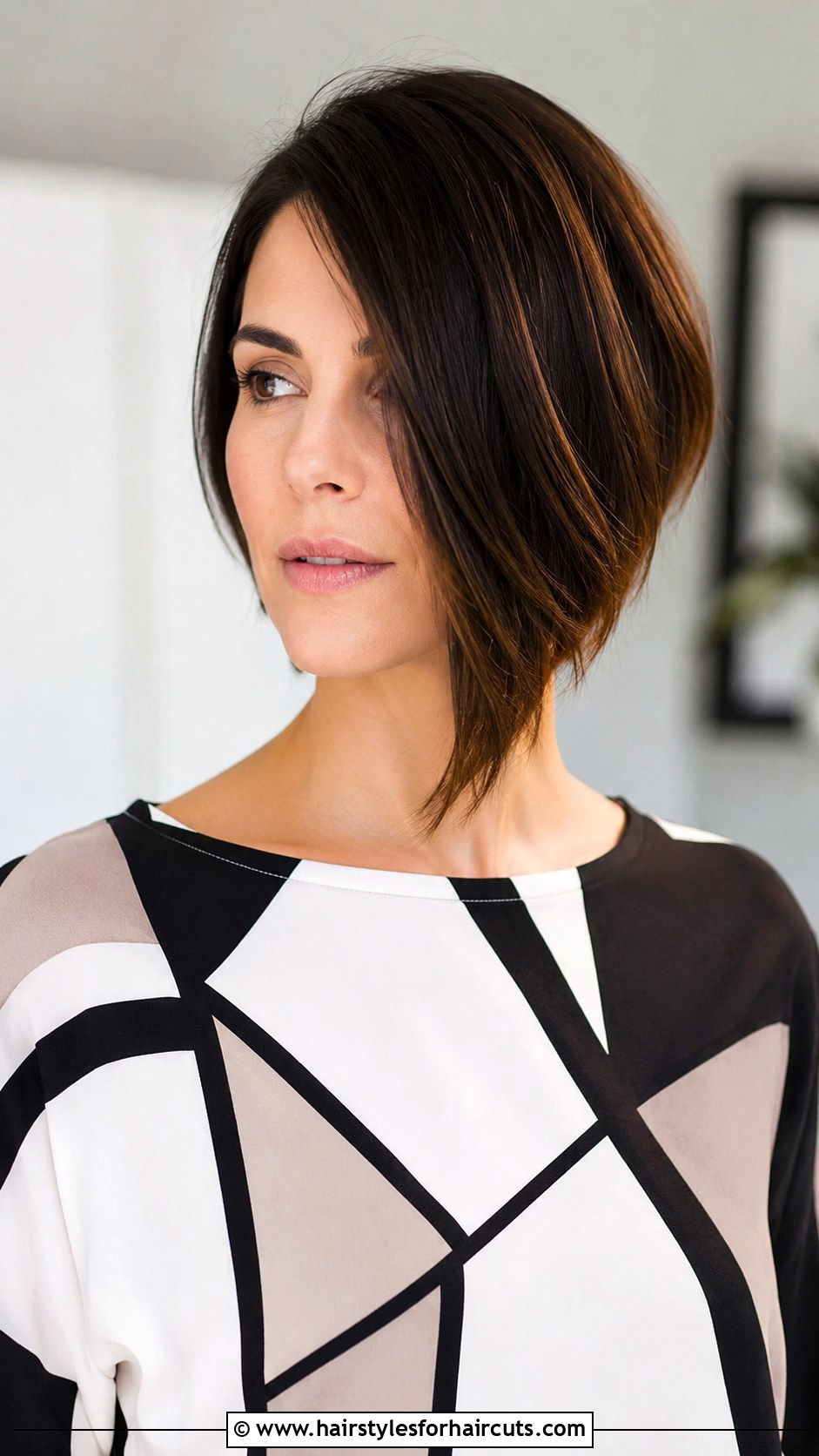 Asymmetrical Bob - 25 best hairstyles for medium hair - 25 best hairstyles for medium hair