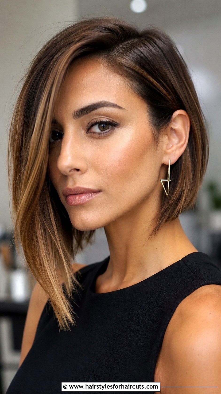 Asymmetrical Bob - 25 hairstyles for woman over 50 - 25 hairstyles for woman over 50