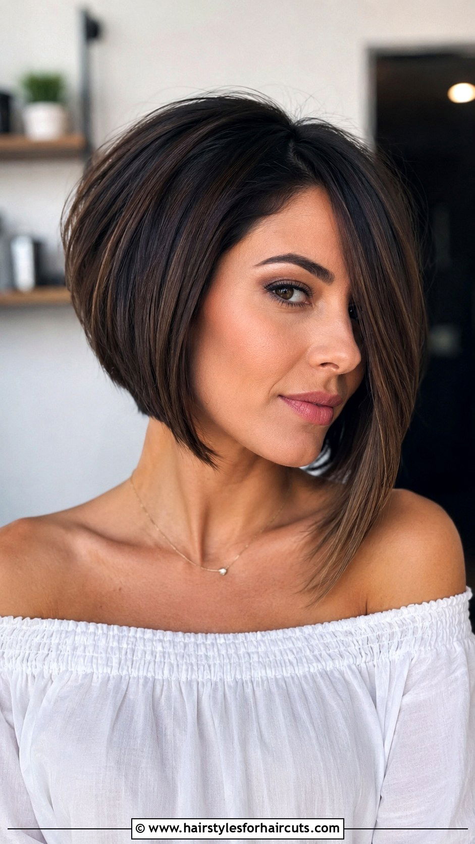 Asymmetrical Bob - 25 haircuts academy - 25 haircuts academy
