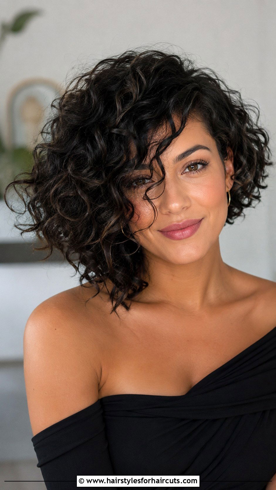 Asymmetrical Bob For Thick Curls - 25 best haircuts for thick curly hair - 25 best haircuts for thick curly hair